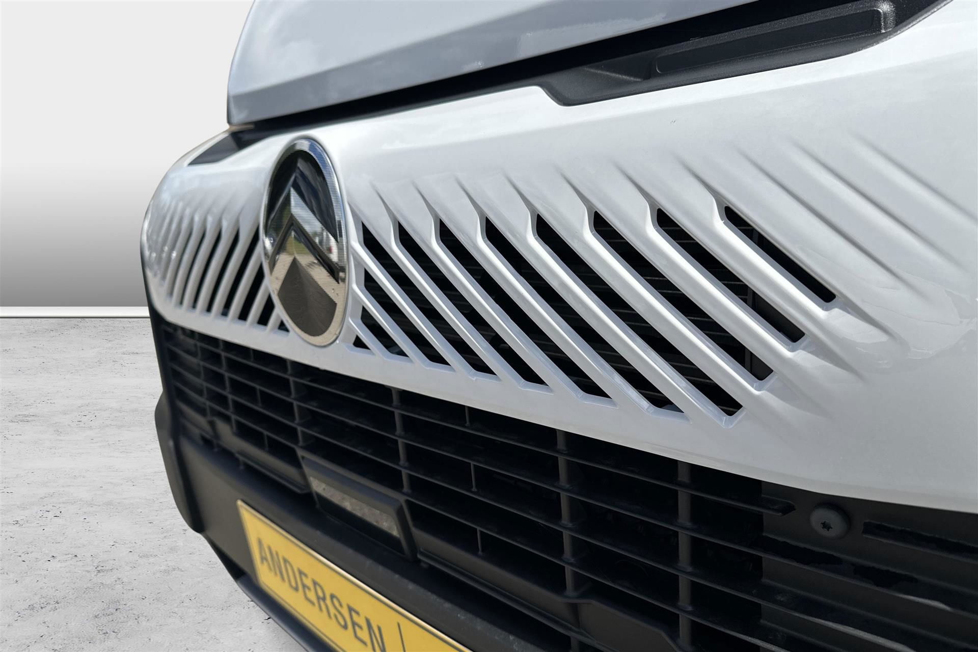 Billede af Citroën Jumper 35 L2H2 ML BlueHDi 140 EAT8 2.2 BHDi 140 L2H2 Aut.