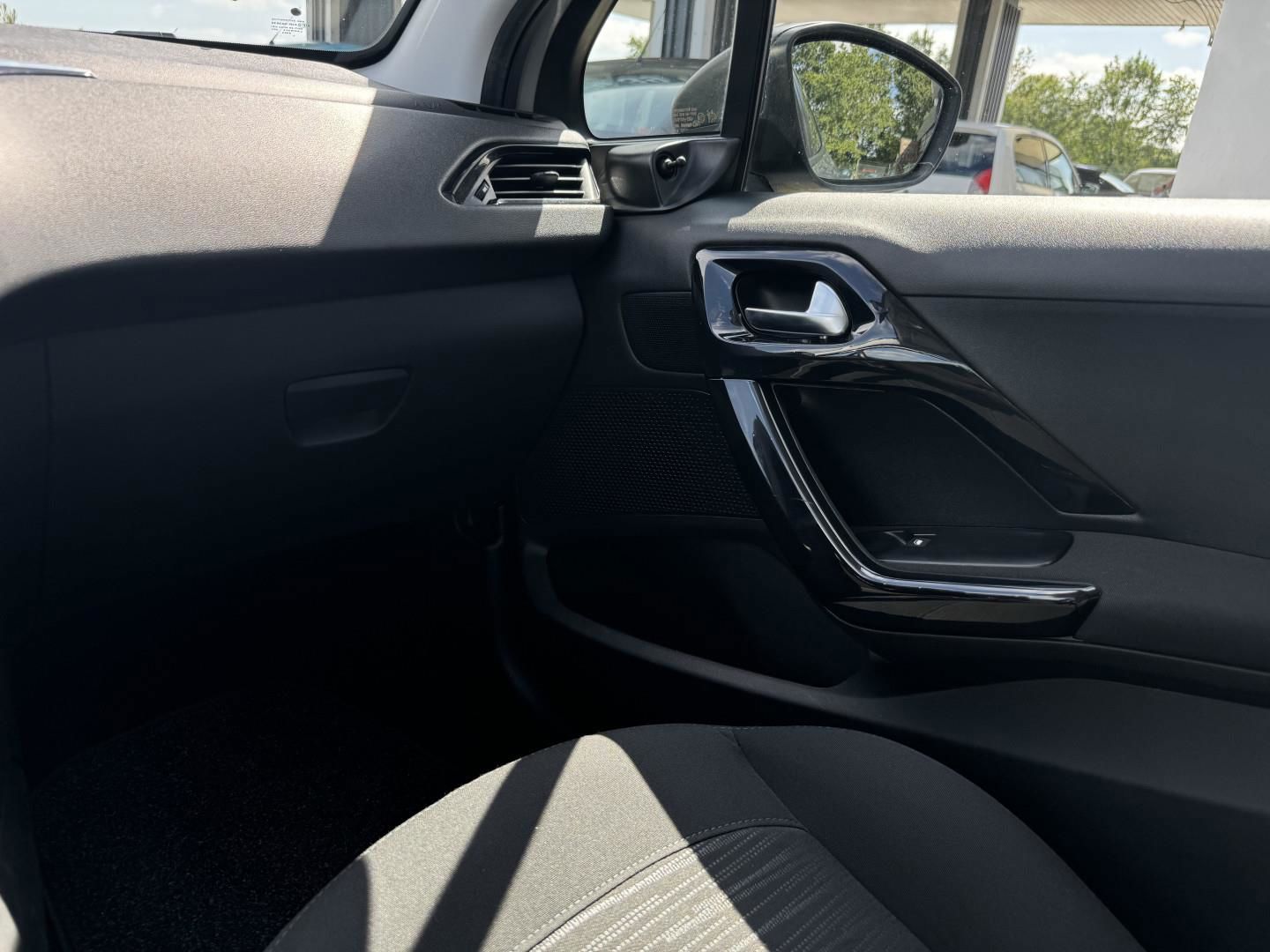 Billede af Peugeot 208 1,0 VTi Access 68HK 5d