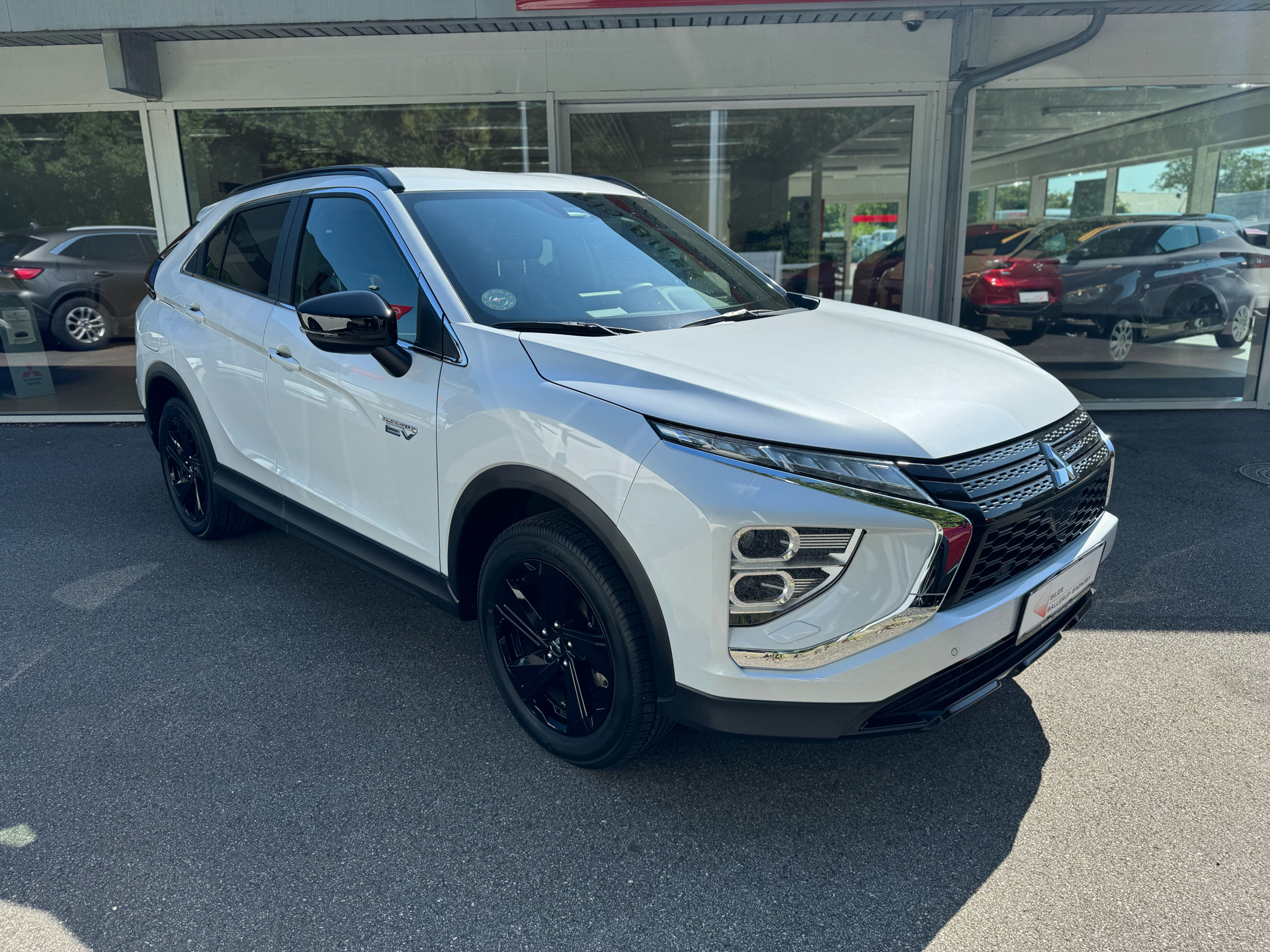 Billede af Mitsubishi Eclipse Cross 2,4 Plugin-hybrid Black Edition 4WD 188HK 5d Trinl. Gear