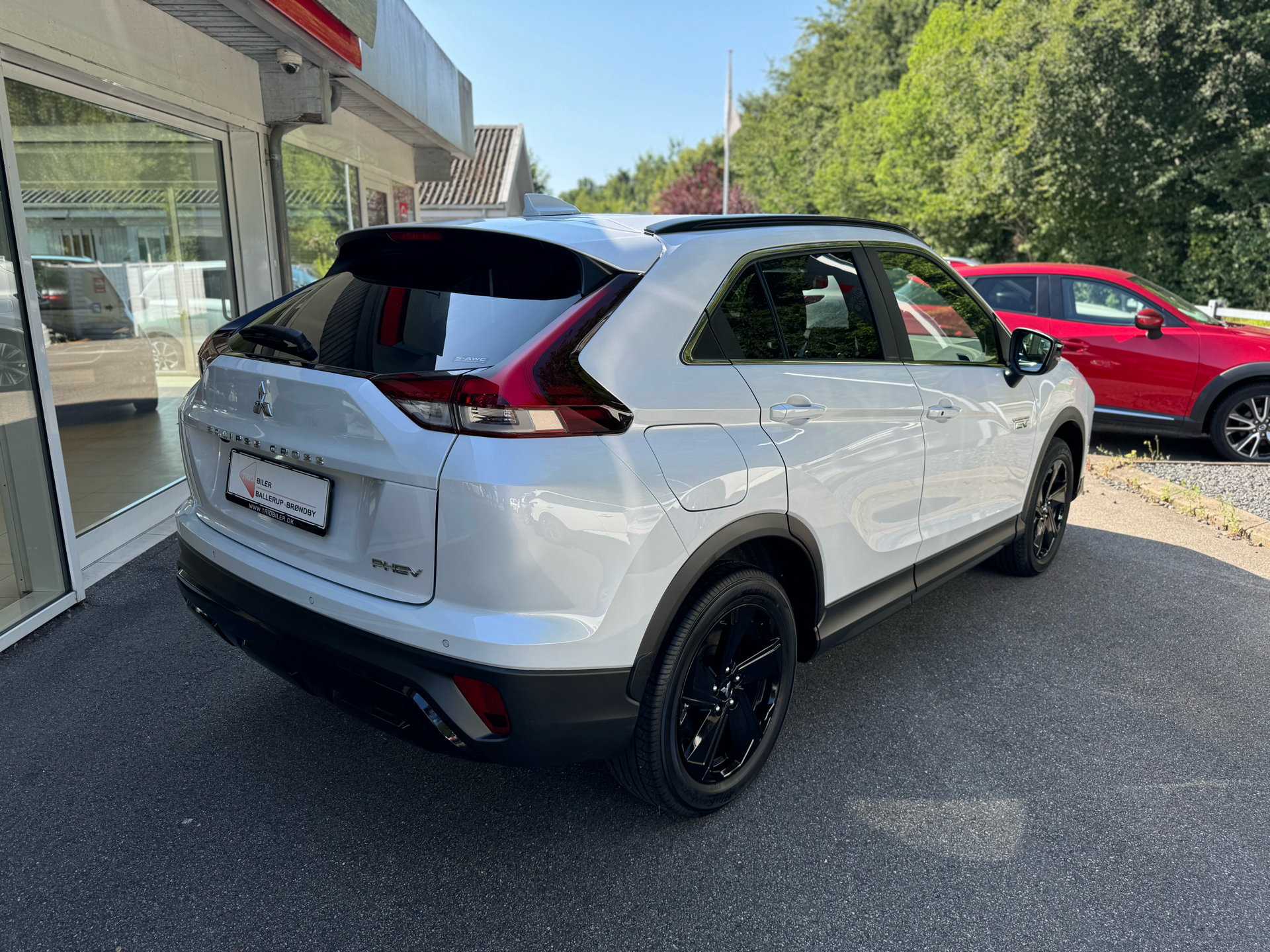 Billede af Mitsubishi Eclipse Cross 2,4 Plugin-hybrid Black Edition 4WD 188HK 5d Trinl. Gear