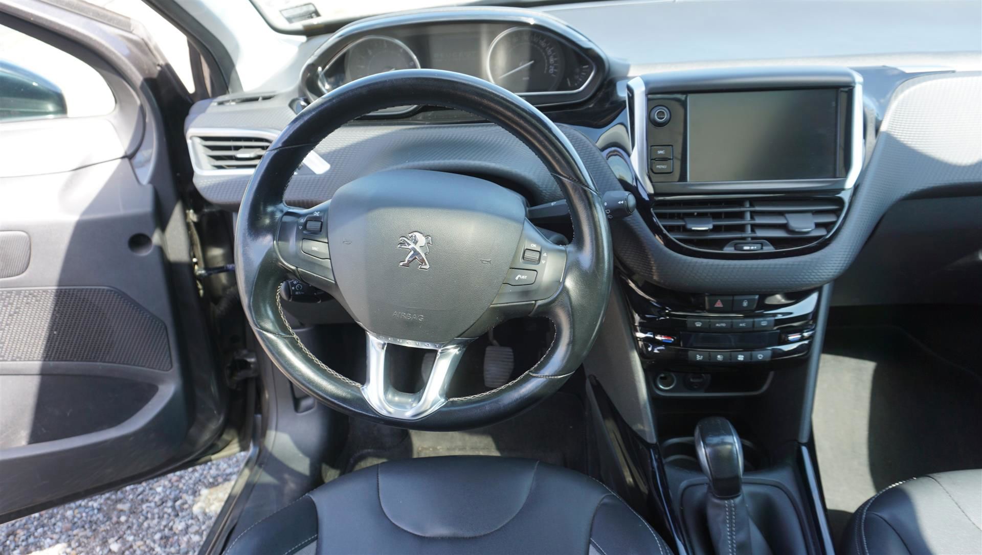 Billede af Peugeot 2008 1,6 BlueHDi Selection Sky 100HK 5d