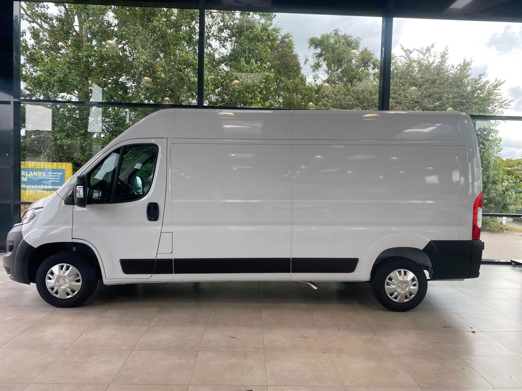 Billede af Opel Movano 33 L3H2 2,2 BlueHDi Enjoy+ 140HK Van 6g