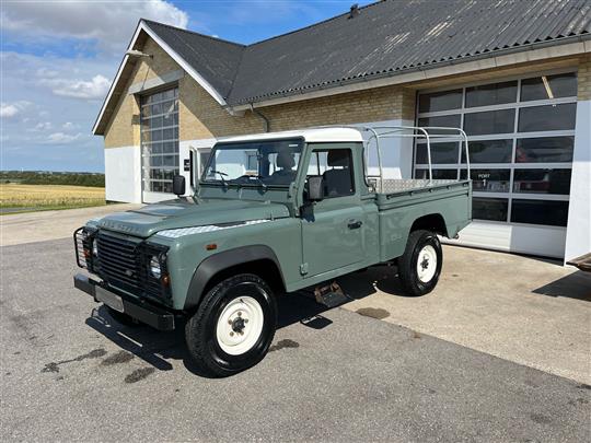 Land Rover Defender 110