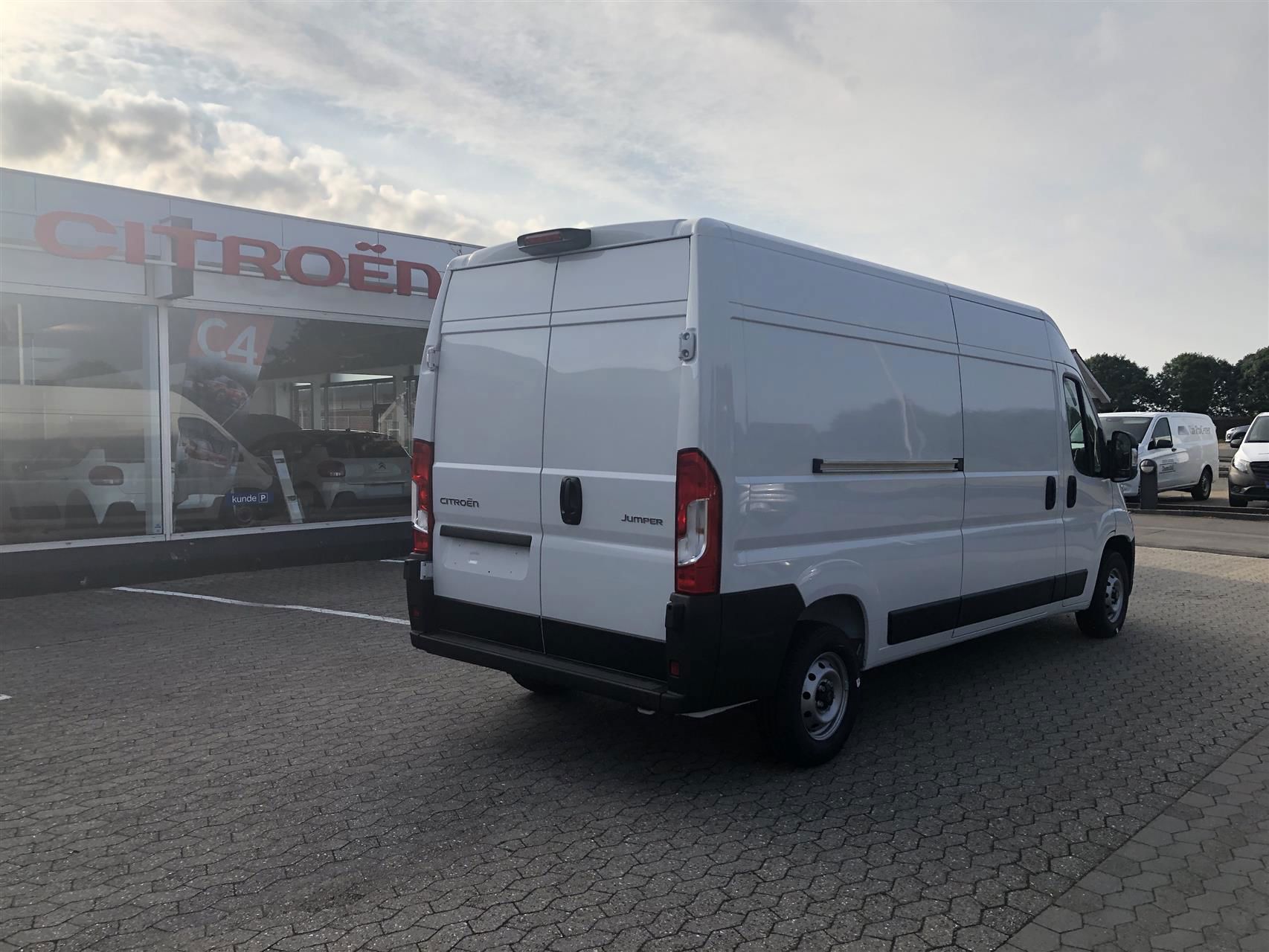 Billede af Citroën Jumper 33 L3H2 2,2 Blue HDi Masterline 140HK Van 6g