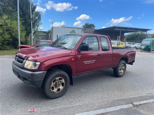 Toyota HiLux Extra Cab 2,5 D-4D SR5 4x4 102HK Pick-Up