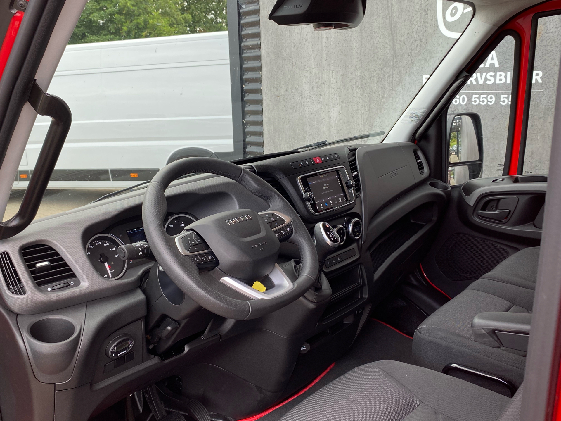 Billede af Iveco Daily 35S18 9m3 3,0 D 180HK Van 8g Aut.