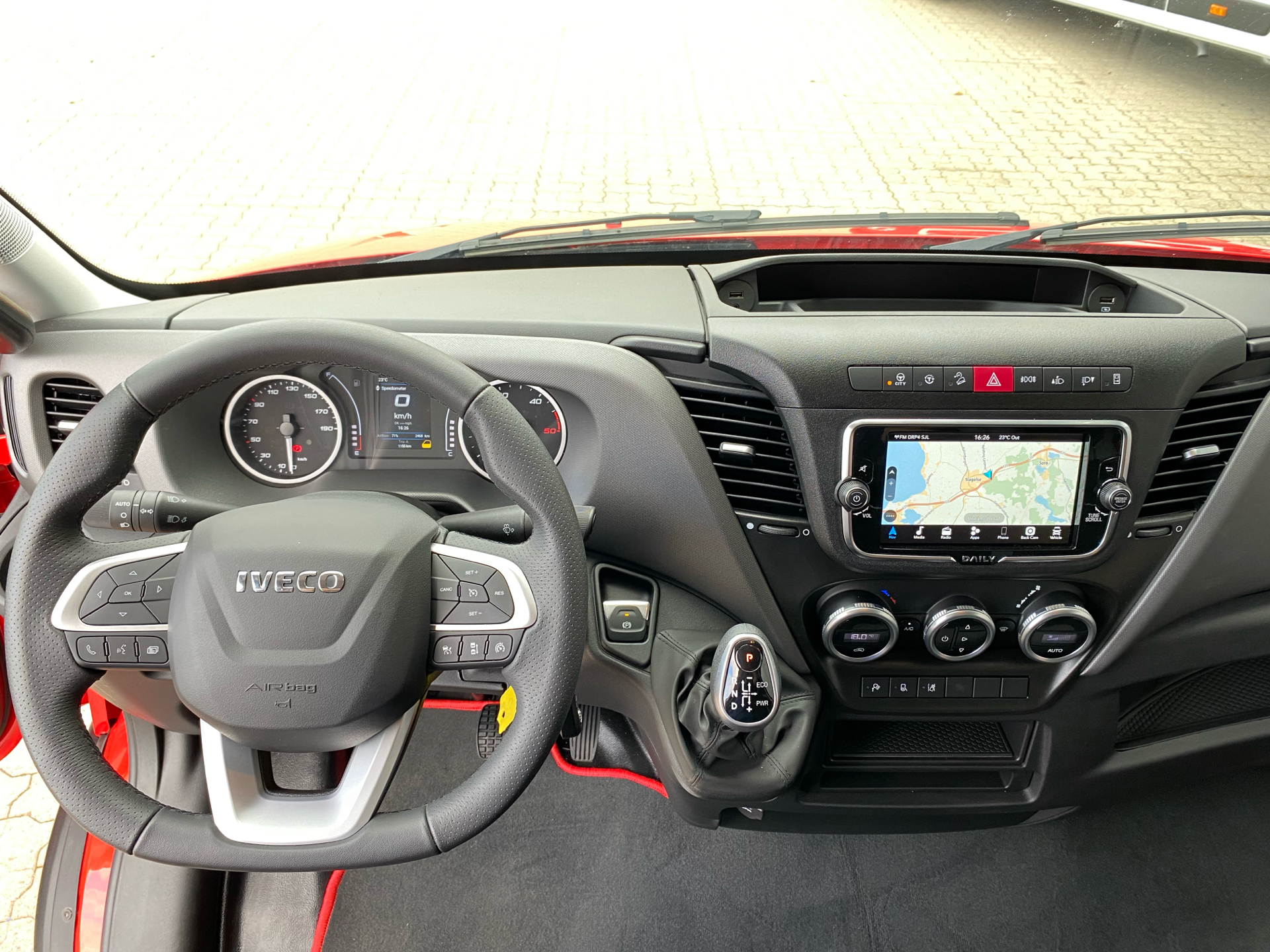 Billede af Iveco Daily 35S18 9m3 3,0 D 180HK Van 8g Aut.