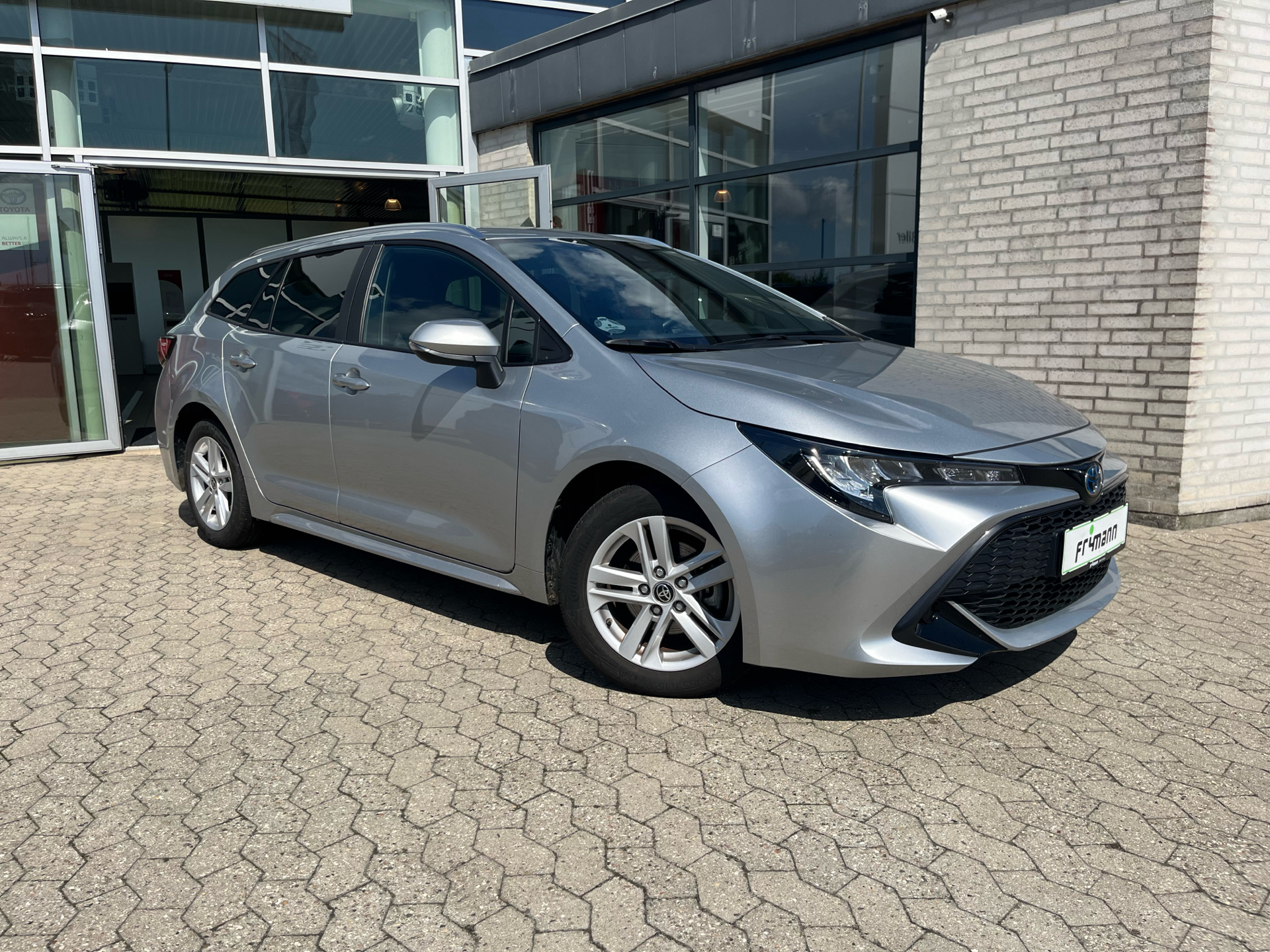 Billede af Toyota Corolla Touring Sports 1,8 Hybrid Active E-CVT 122HK Stc Trinl. Gear