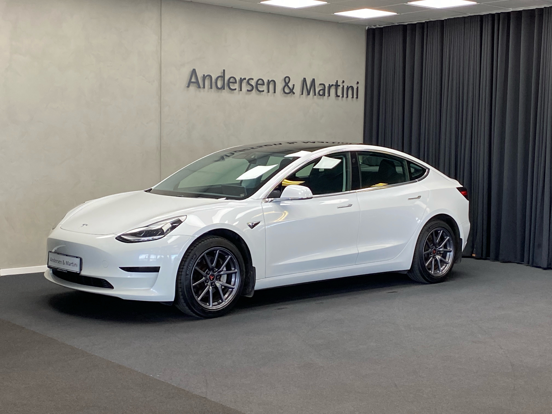 Billede af Tesla Model 3 EL Standard Range Plus 325HK Aut.