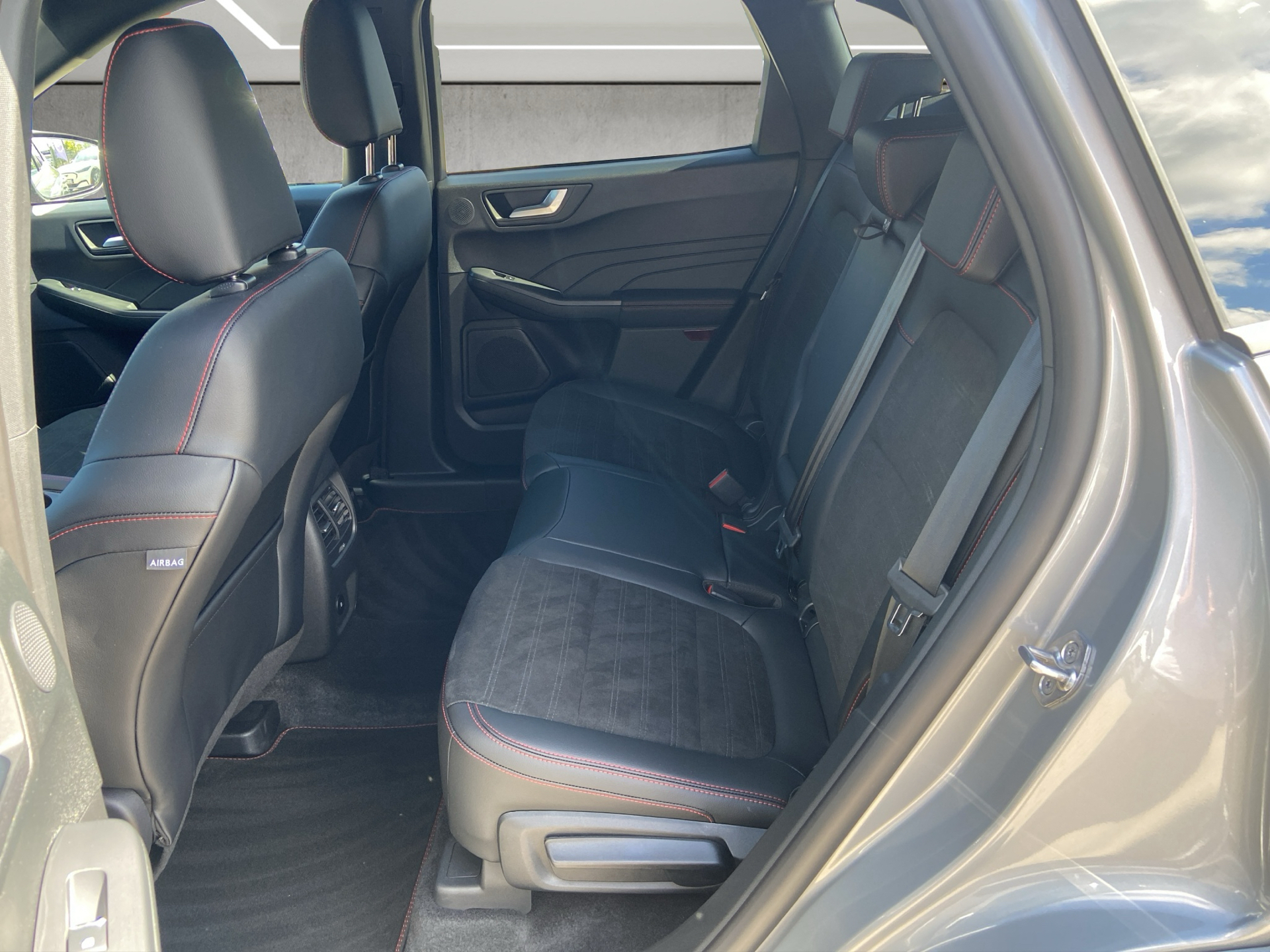 Billede af Ford Kuga 2,5 Plugin-hybrid ST-Line X CVT 225HK 5d Trinl. Gear