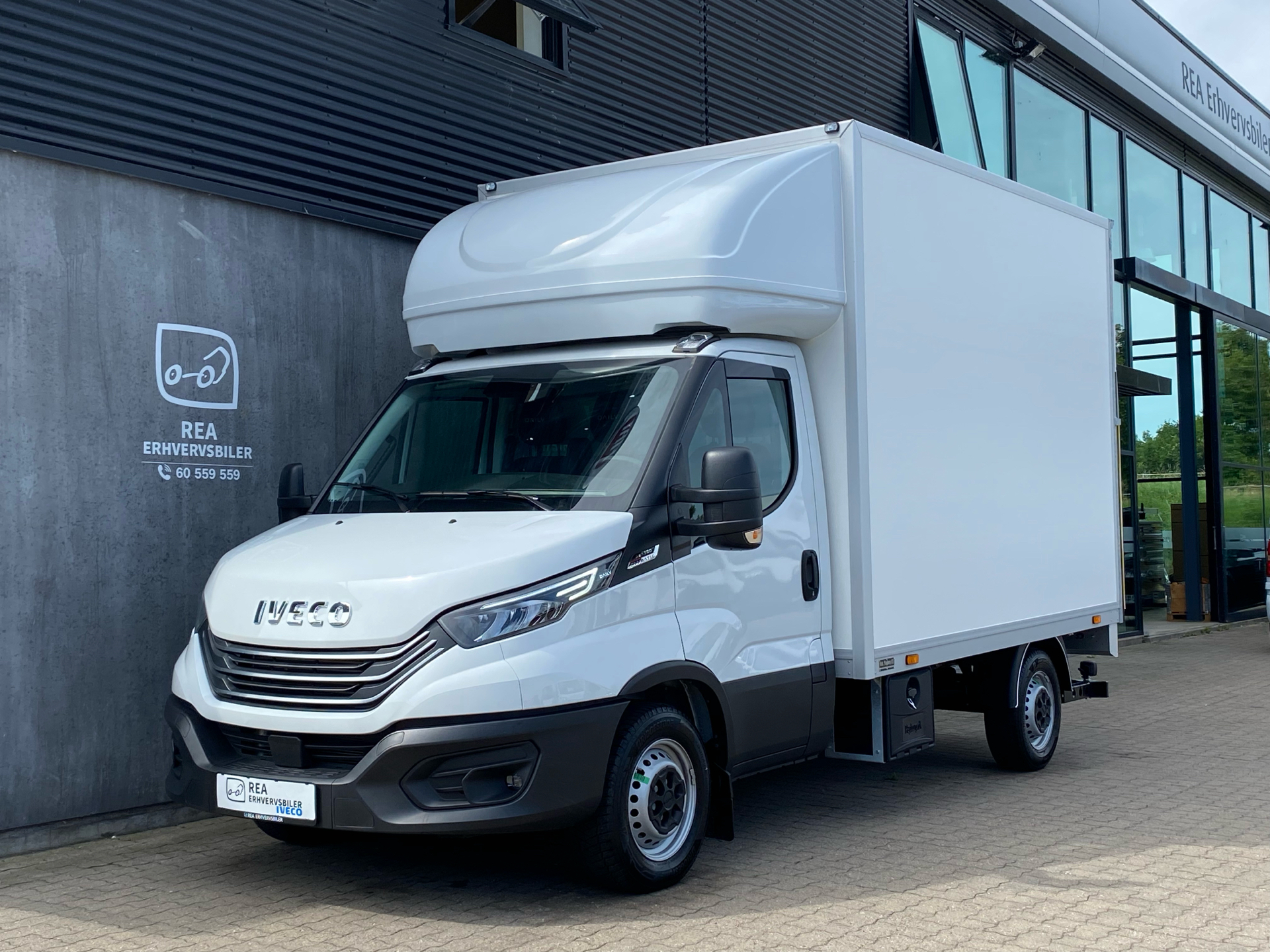 Billede af Iveco Daily 35S18 3750mm 3,0 D 180HK Ladv./Chas. 8g Aut.