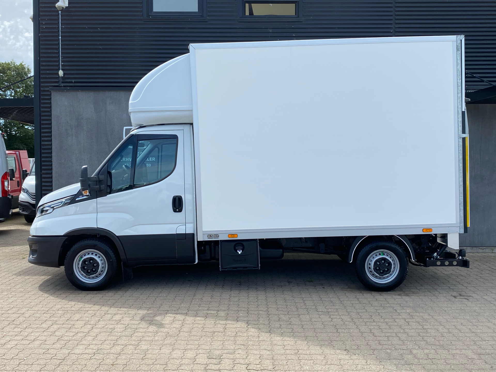 Billede af Iveco Daily 35S18 3750mm 3,0 D 180HK Ladv./Chas. 8g Aut.