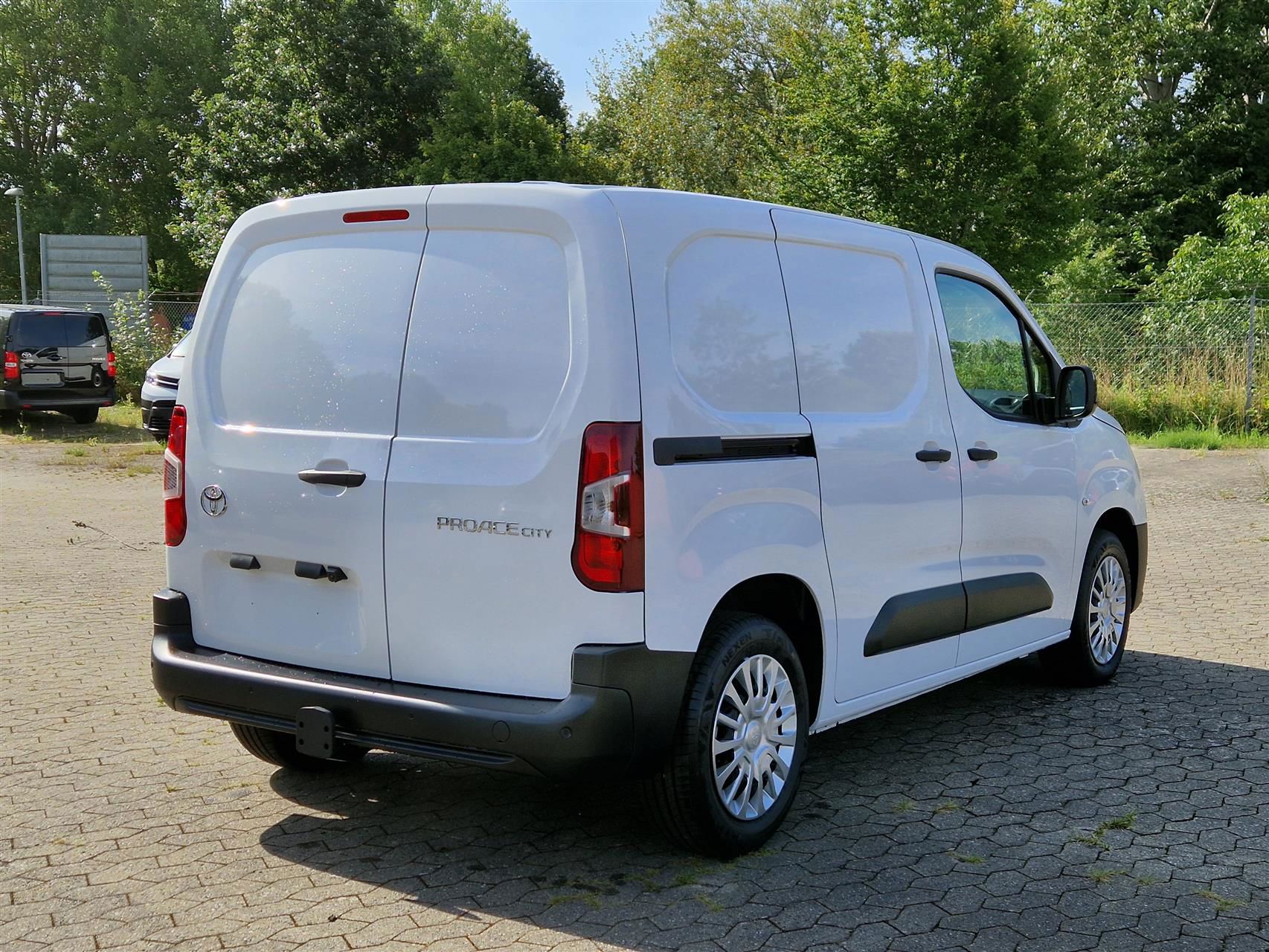 Billede af Toyota Proace City 1.5 diesel 100hp Medium/En skydedør Comfort Master