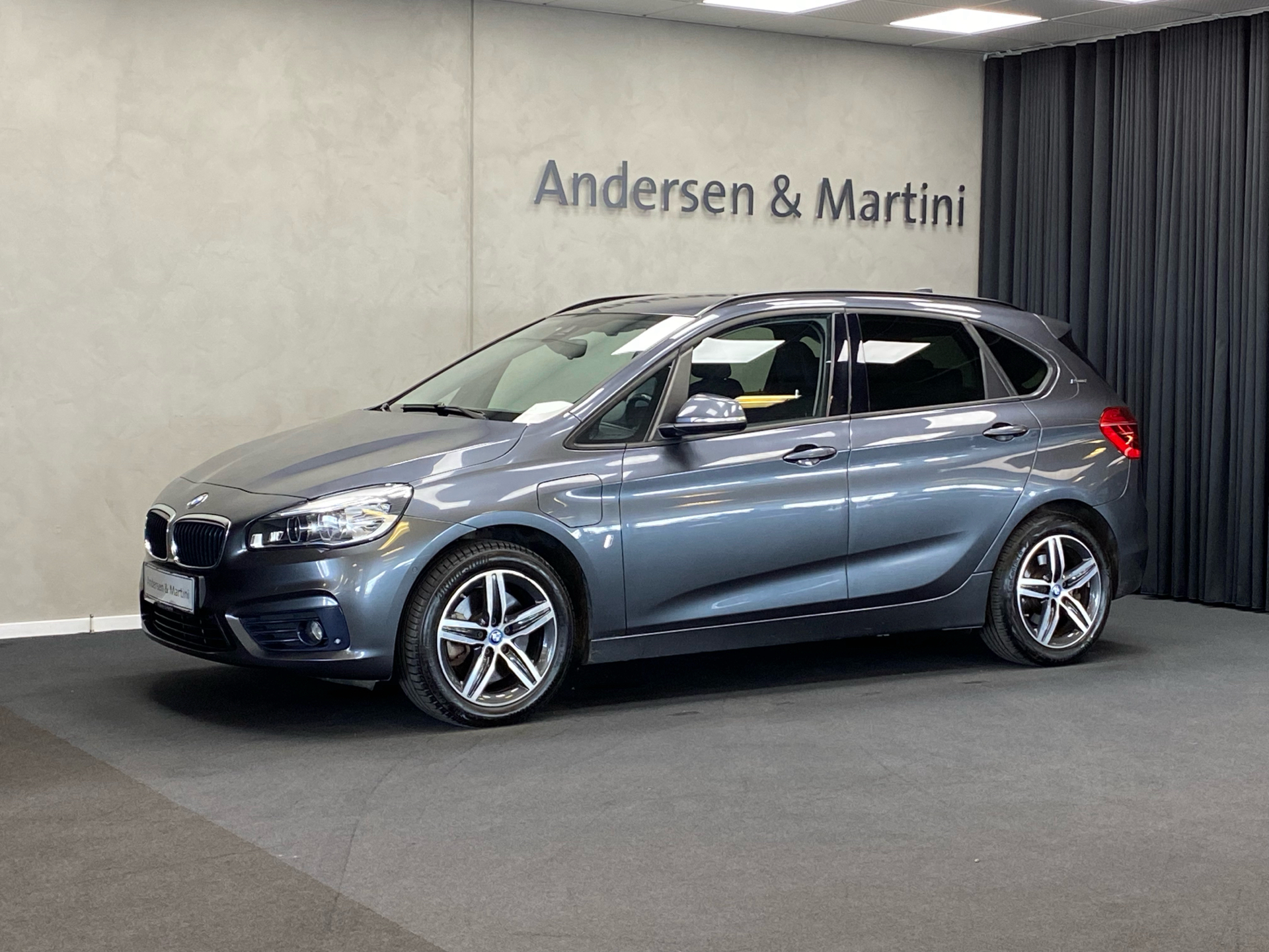 Billede af BMW 225xe Active Tourer 1,5 Plugin-hybrid iPerformance XDrive Steptronic 224HK Stc 8g Aut.