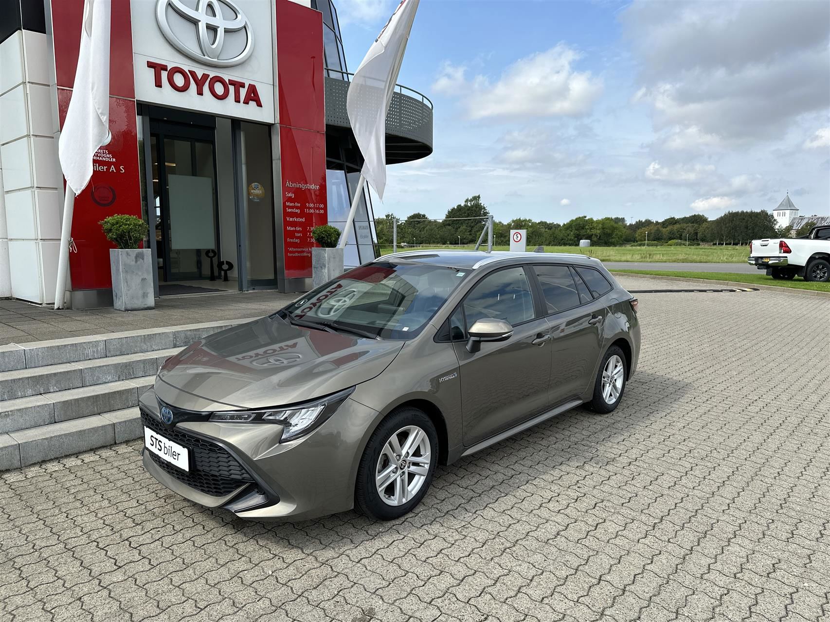 Billede af Toyota Corolla Touring Sports 1,8 Hybrid Active Smart E-CVT 122HK Stc Trinl. Gear