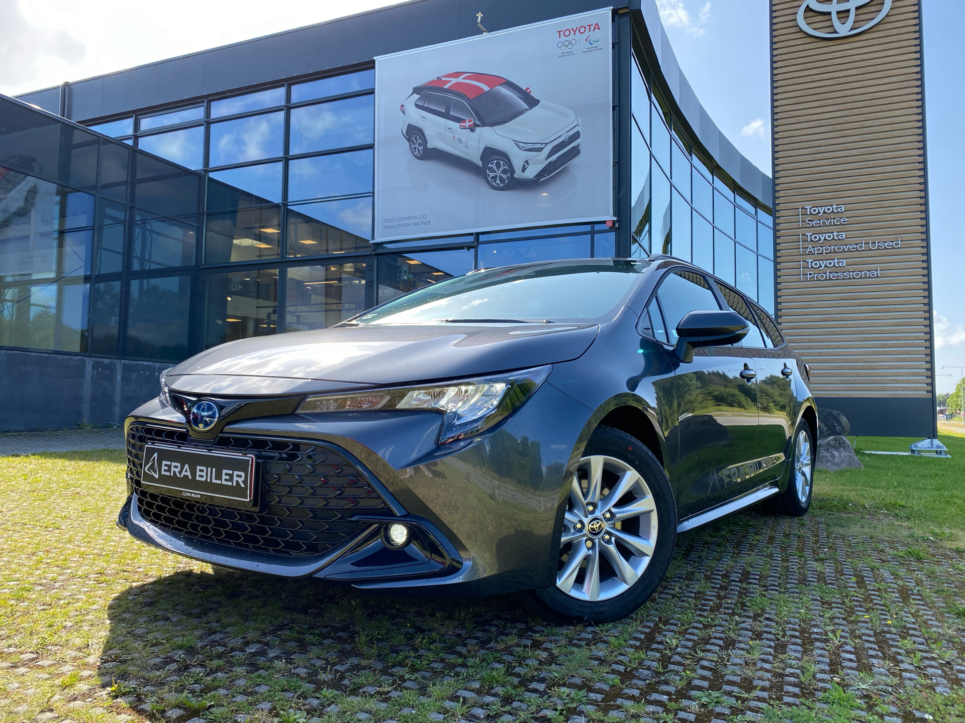 Billede af Toyota Corolla Touring Sports 1,8 Hybrid Active Comfort Pack E-CVT 140HK Stc Trinl. Gear