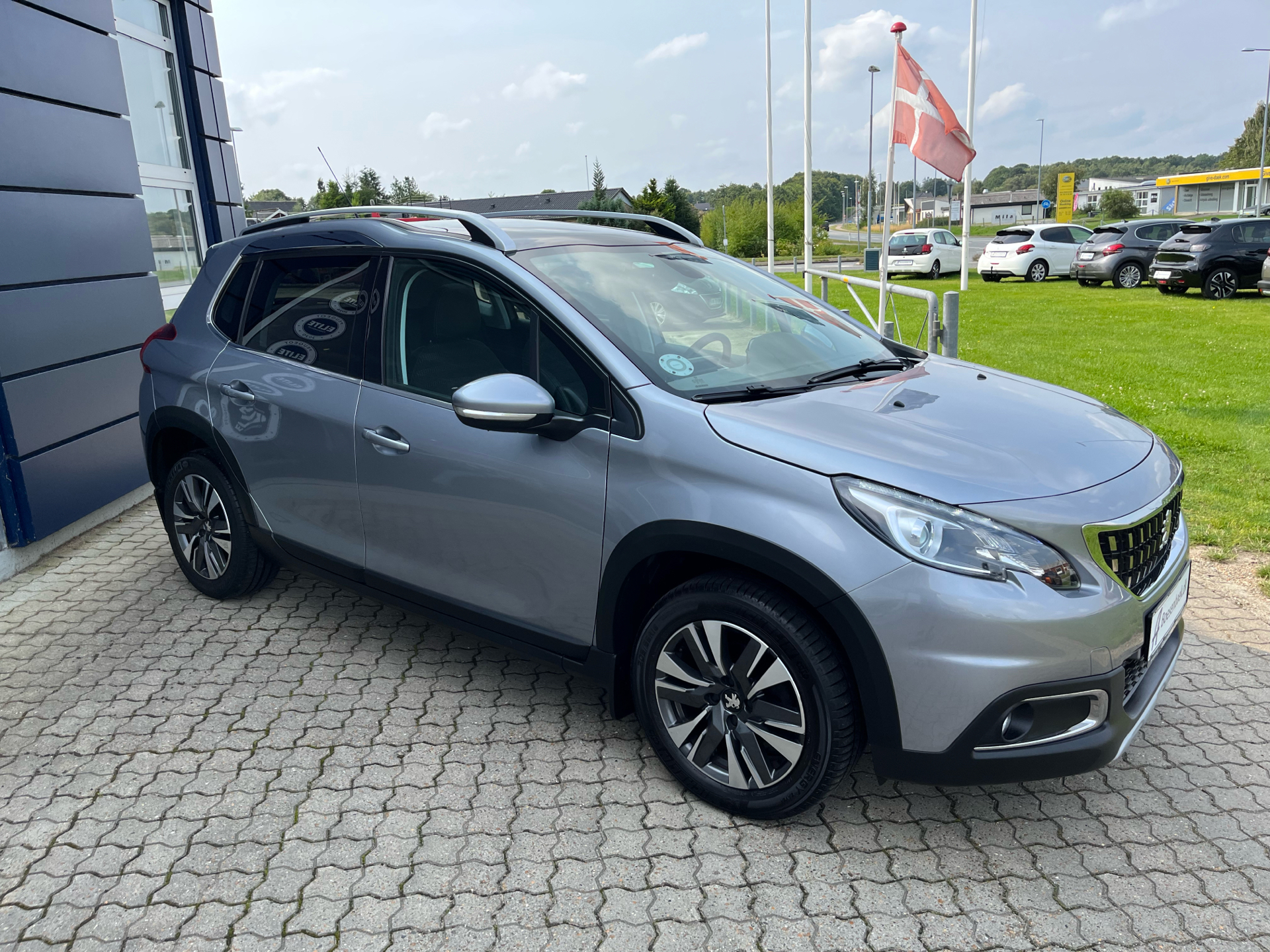 Billede af Peugeot 2008 1,6 BlueHDi Desire Sky 100HK