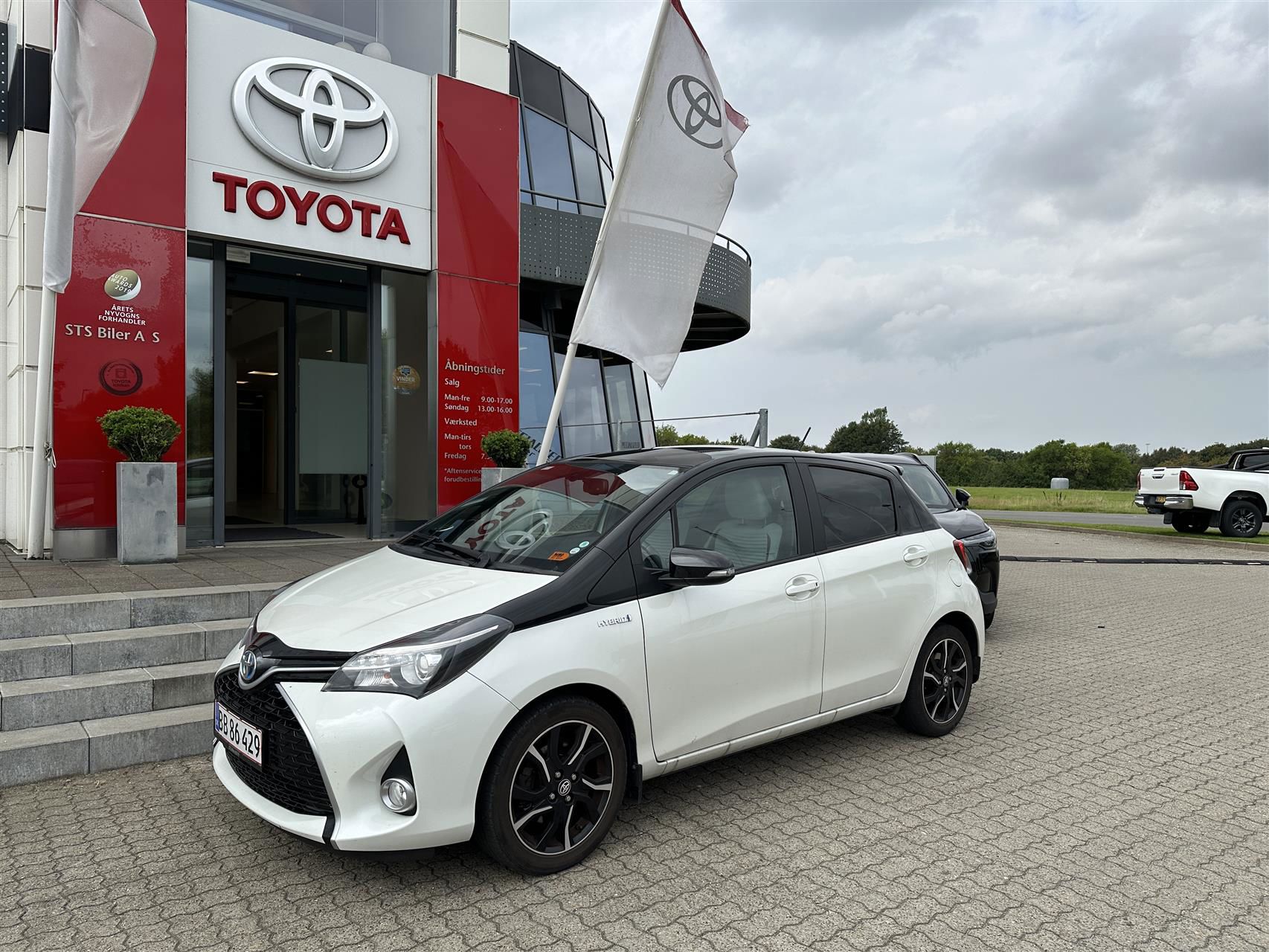 Billede af Toyota Yaris 1,5 Hybrid Pure E-CVT 100HK 5d Trinl. Gear