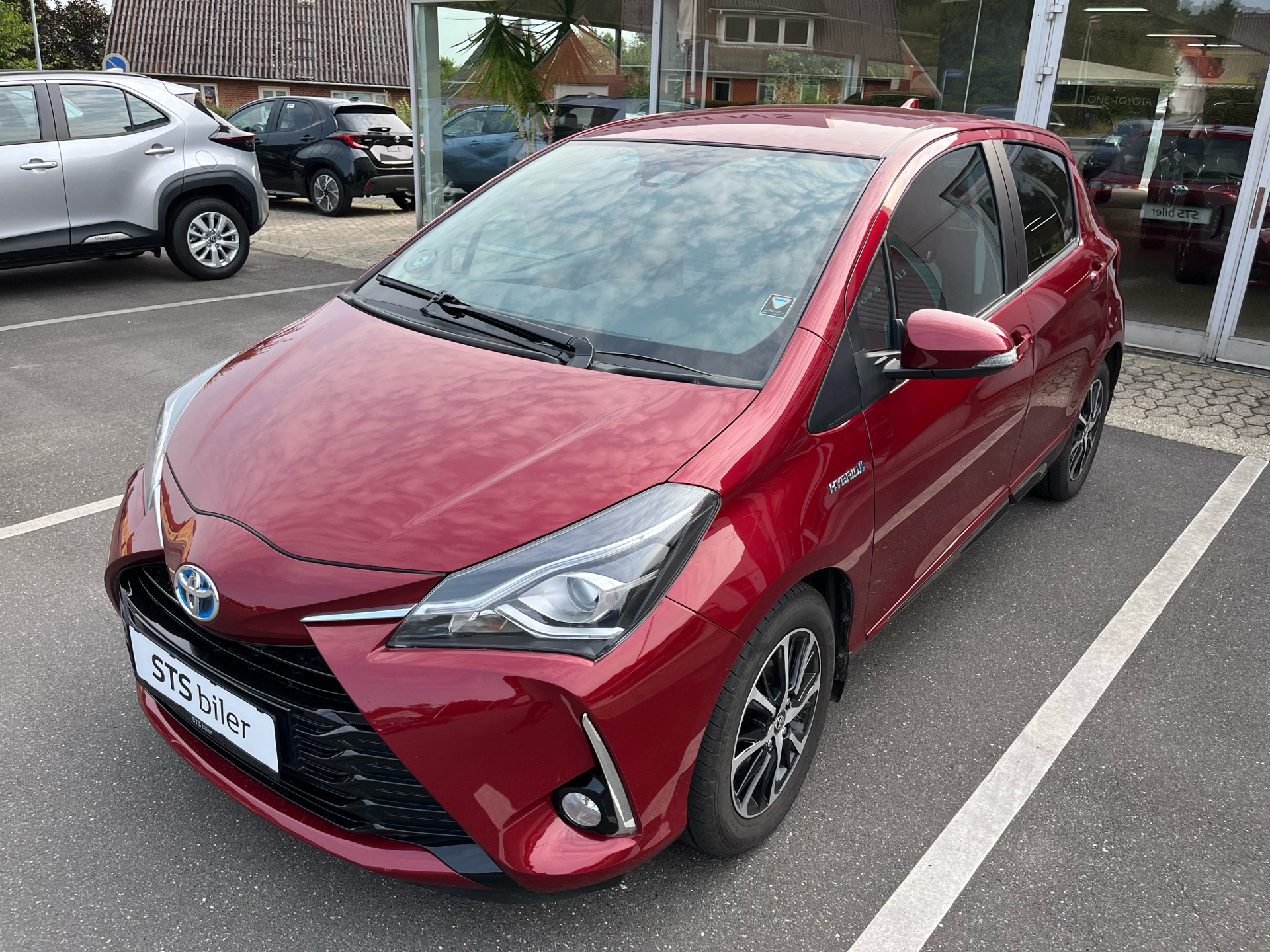 Billede af Toyota Yaris 1,5 Hybrid H2 Limited E-CVT 100HK 5d Trinl. Gear