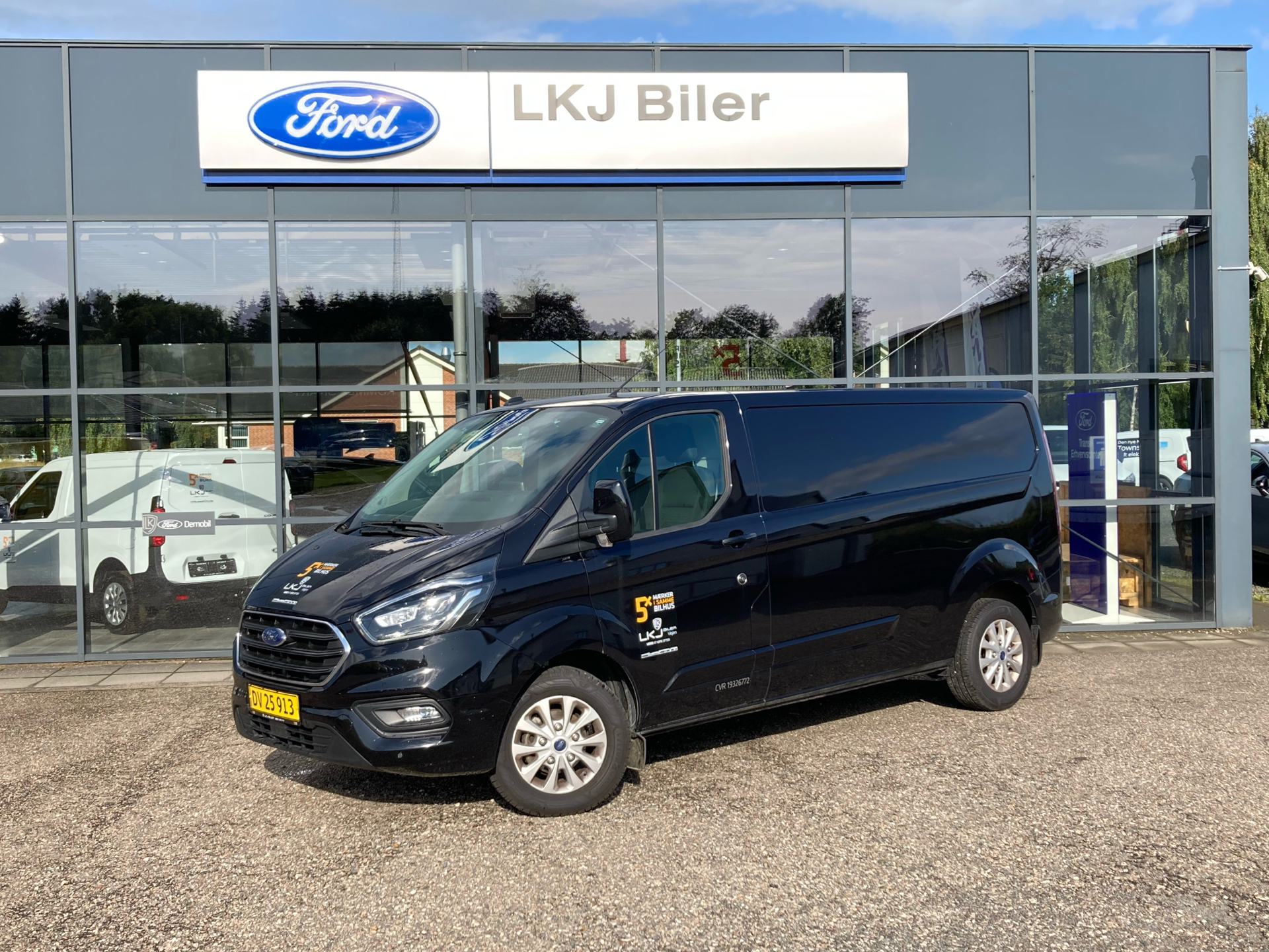 Billede af Ford Transit Custom 300 L2H1 2,0 TDCi Limited 170HK Van 6g Aut.