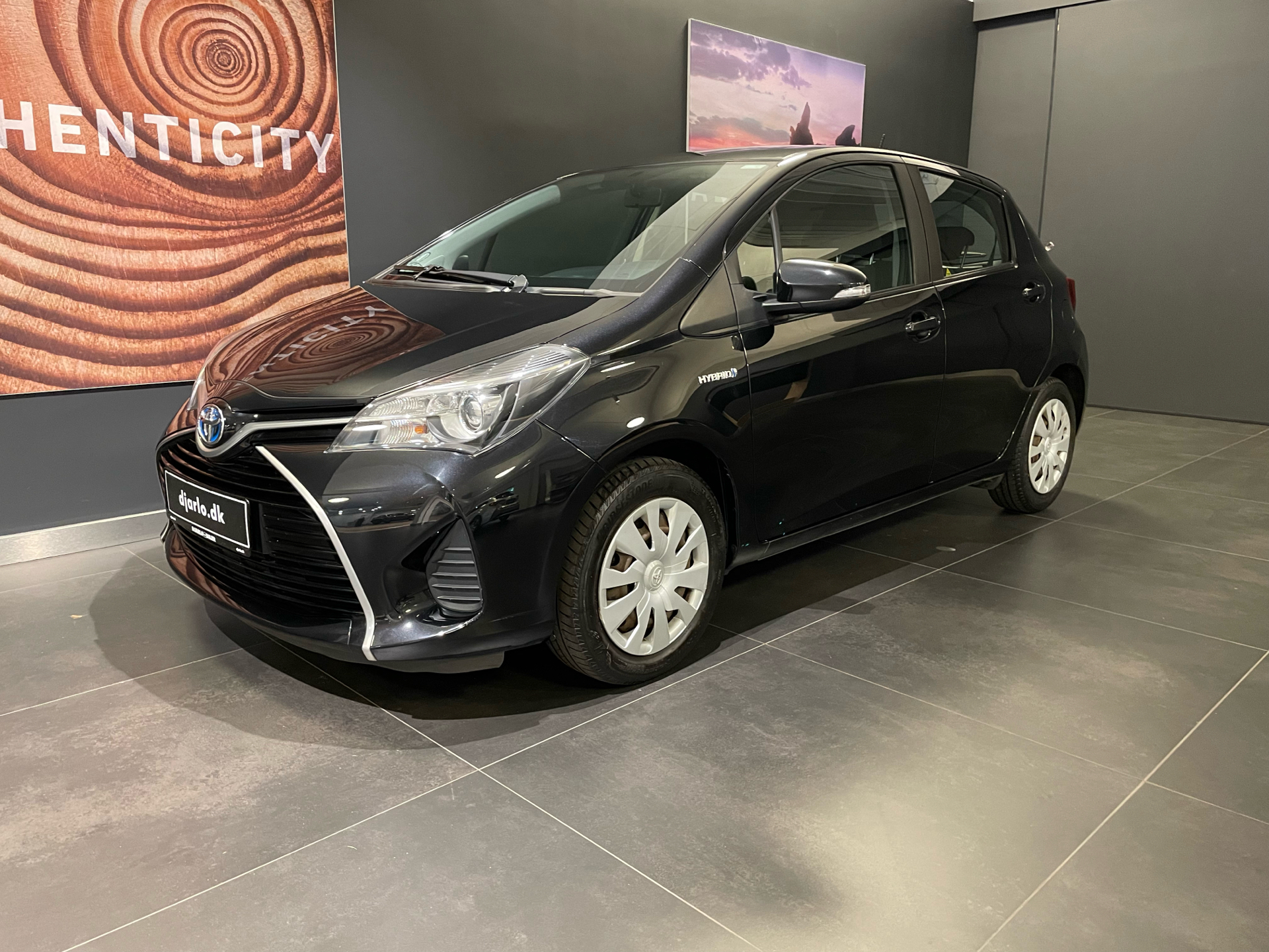 Billede af Toyota Yaris 1,5 Hybrid H2 E-CVT 100HK 5d Trinl. Gear