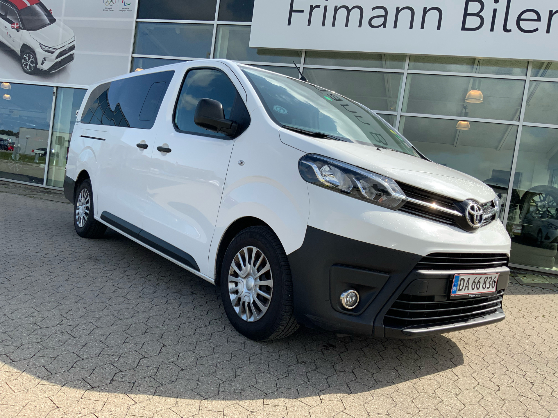 Billede af Toyota Proace Verso Long 1,5 D Combi skydedør, m/Dobbelt bagdør 120HK 6g