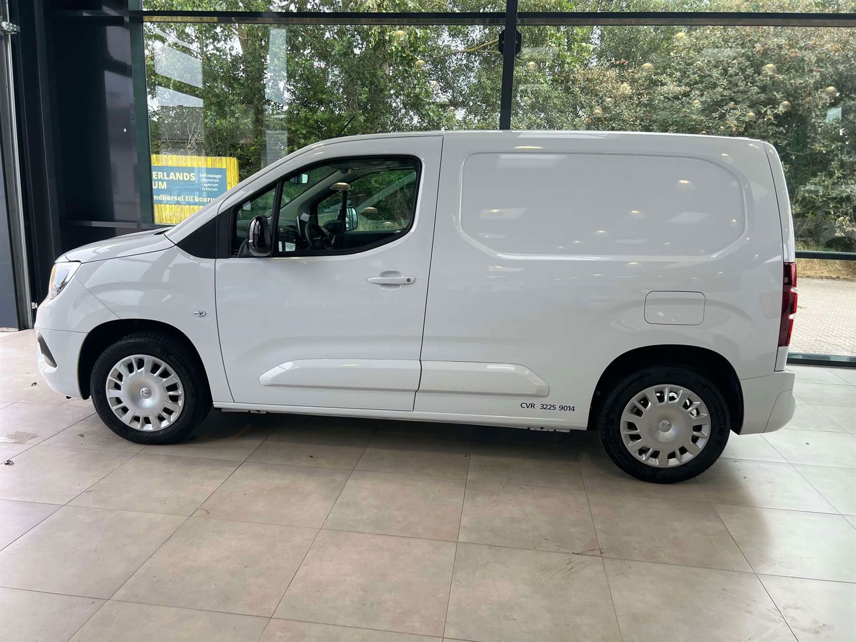 Billede af Opel Combo L1V1 1,5 D Innovation+ EAT8 130HK Van 8g Aut.