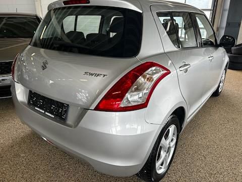 Billede af Suzuki Swift 1,2 16V Club 94HK 5d Aut.