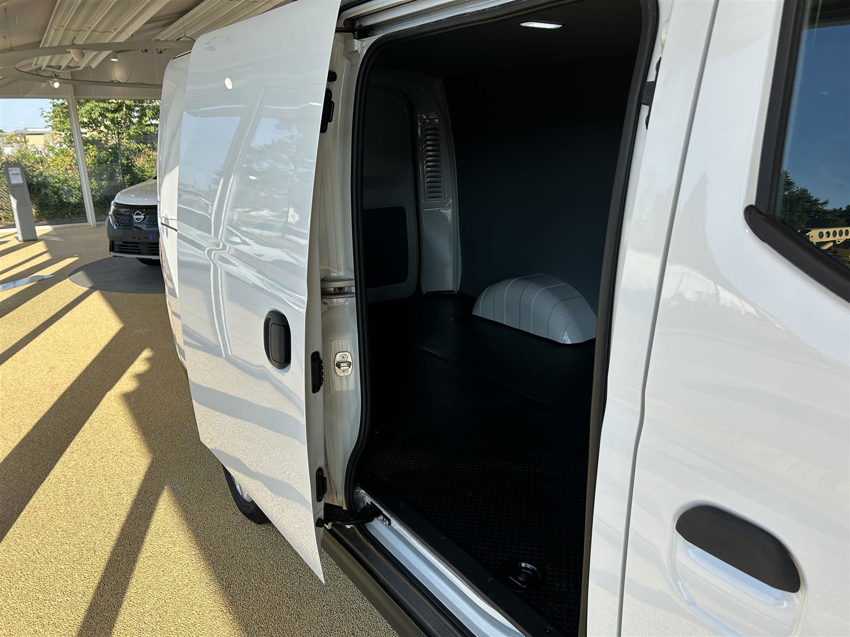 Billede af Maxus e-Deliver 3 LWB EL 122HK Van Aut.