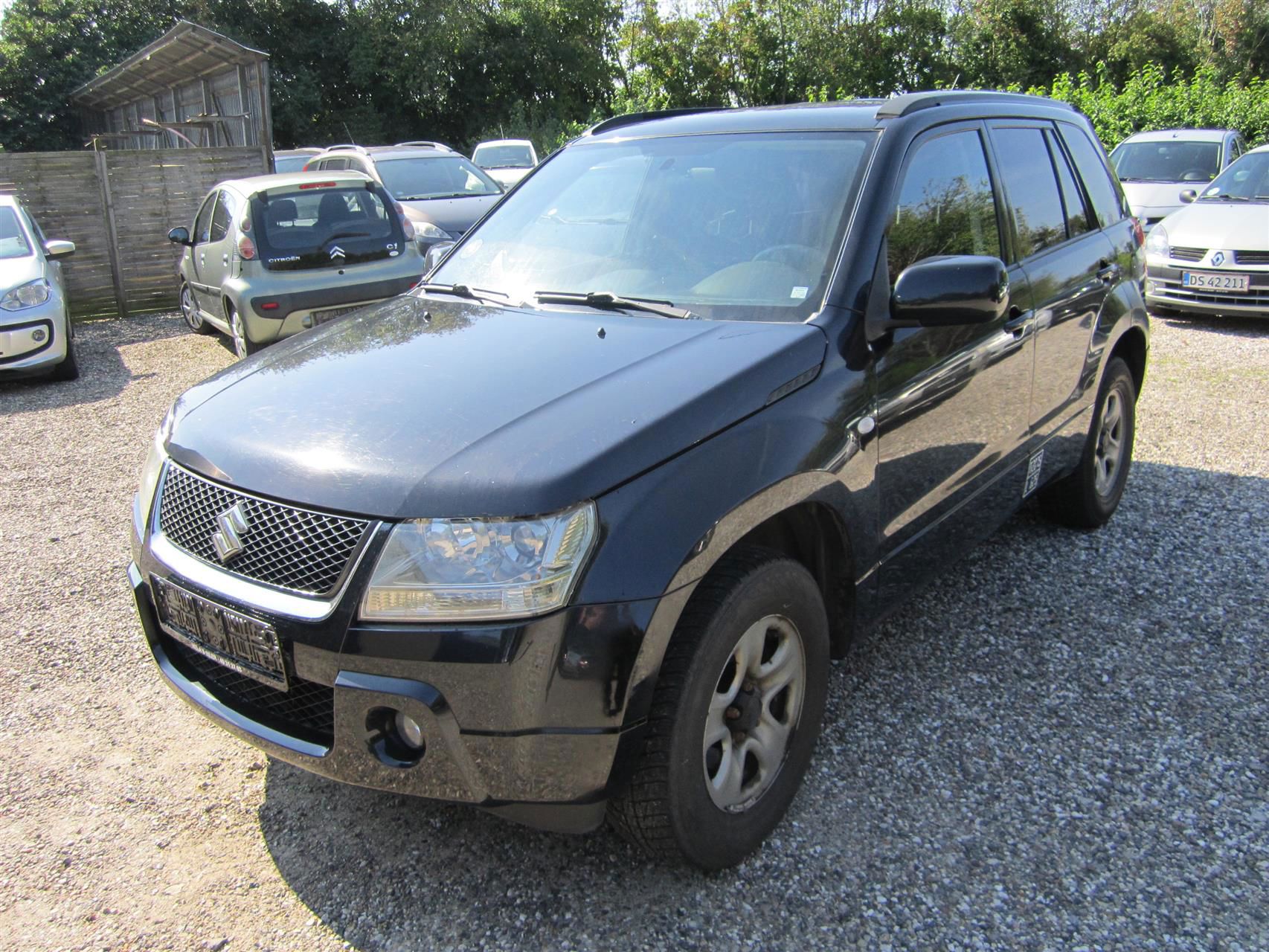 Billede af Suzuki Grand Vitara 2,0 GL 4x4 140HK Van