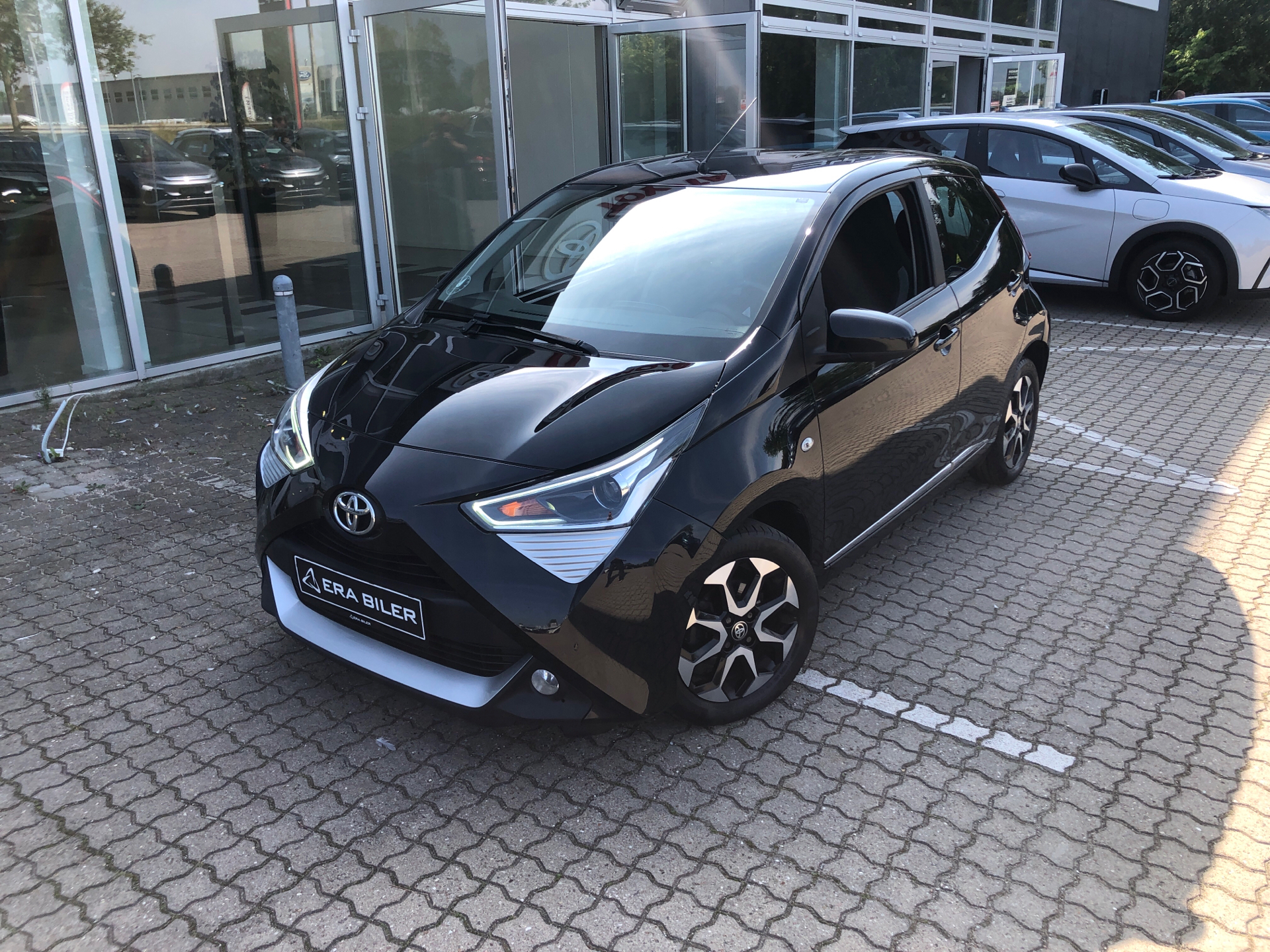 Billede af Toyota Aygo 1,0 VVT-I X-plore DAB+ Safety Sense X-Shift 72HK 5d Aut.