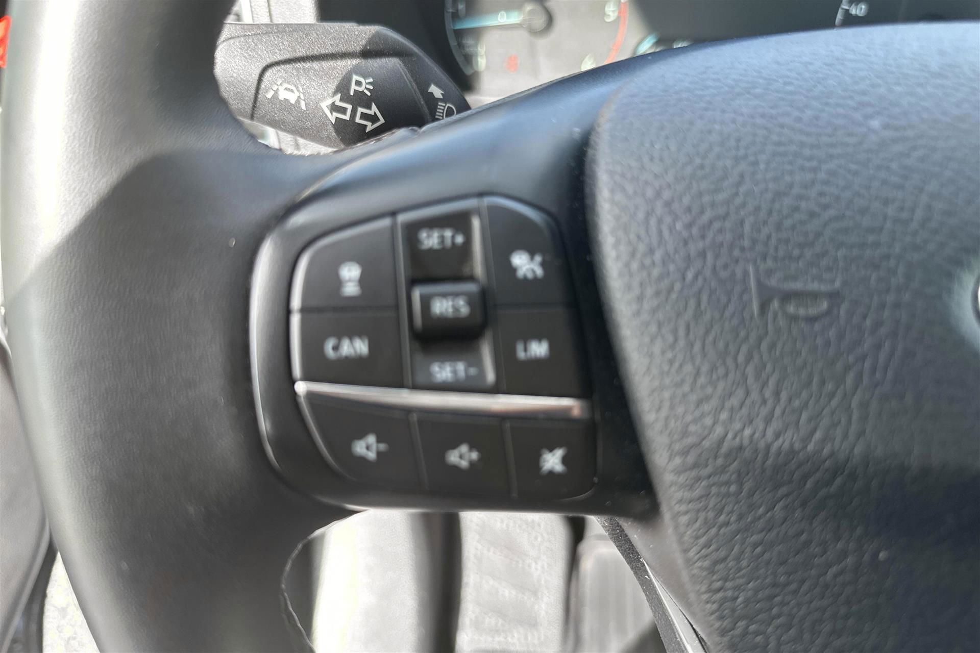 Billede af Ford Transit 350 L2H2 2,0 TDCi Limited 170HK Van 6g Aut.