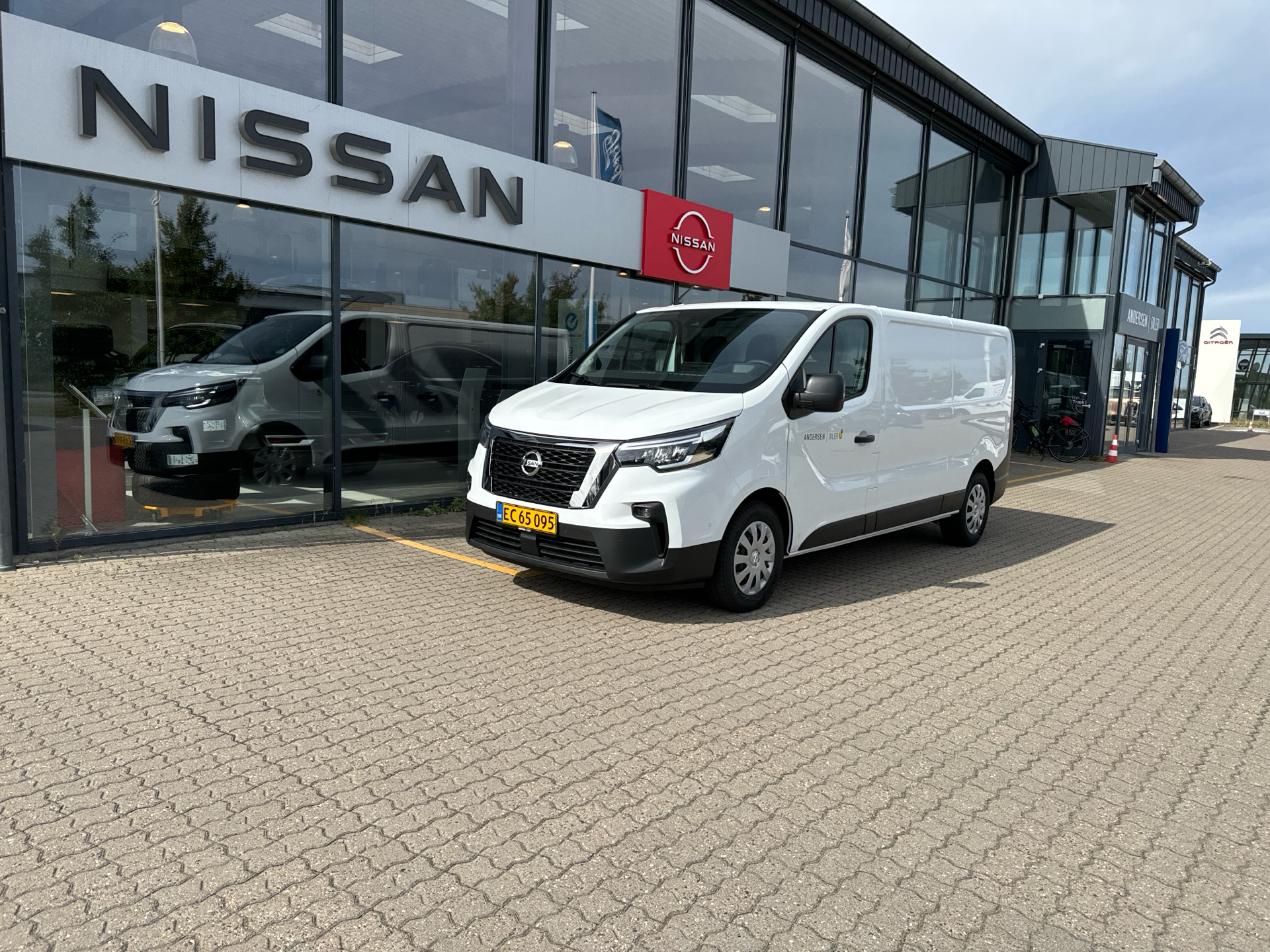 Billede af Nissan Primastar L2H1 2,0 DCi N-Connecta 150HK Van 6g Aut.