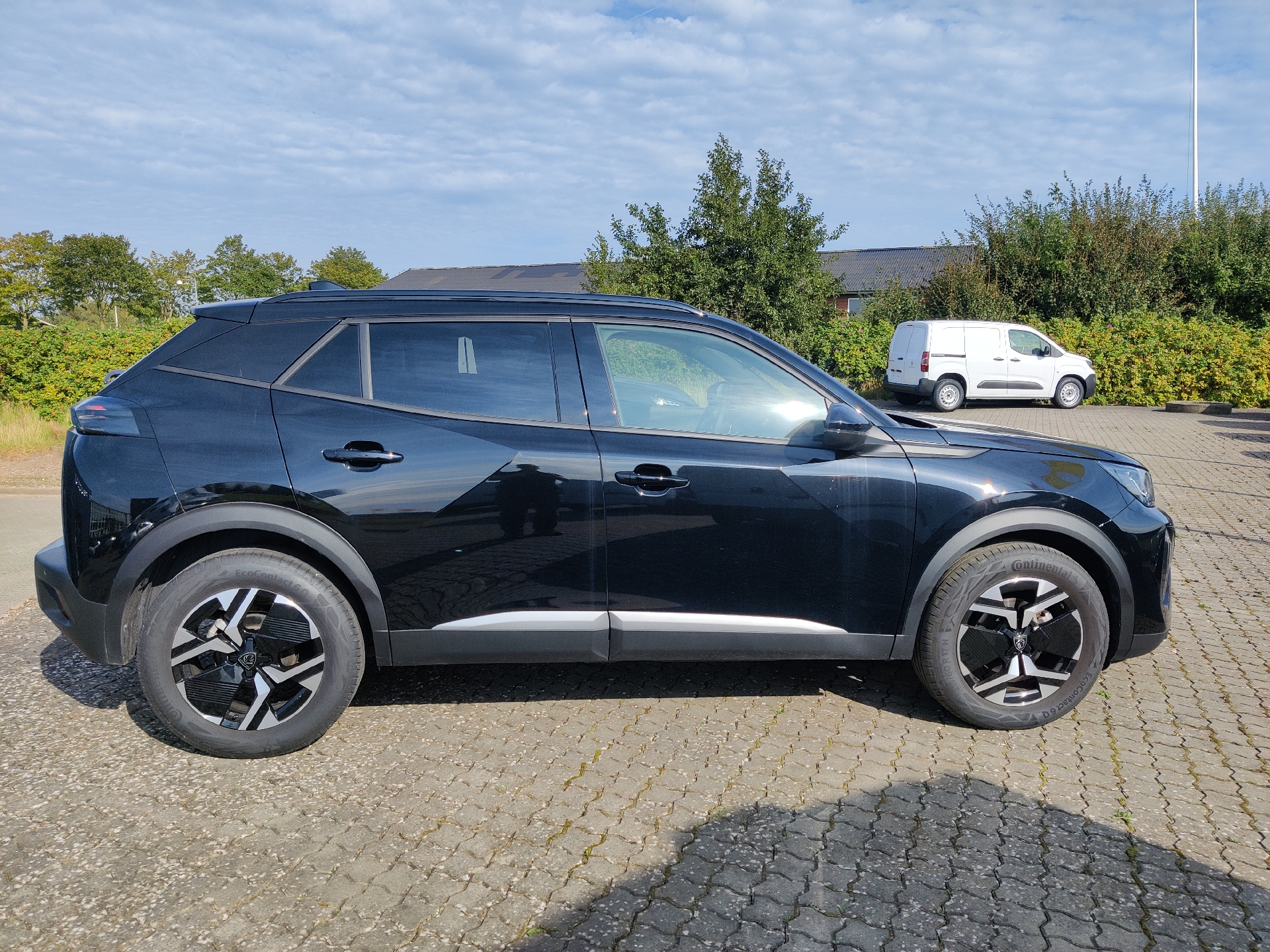 Billede af Peugeot 2008 1,2 PureTech First Selection EAT8 130HK 5d 8g Aut.