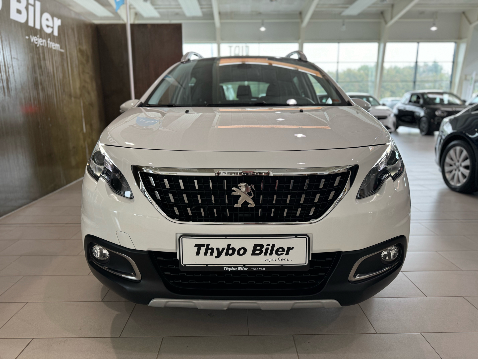 Billede af Peugeot 2008 1,2 e-THP Allure Sky 110HK