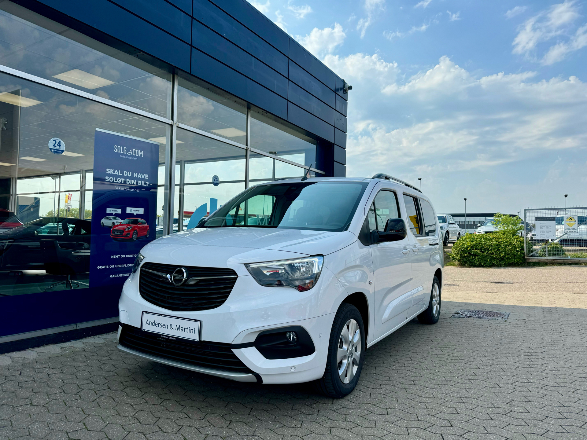 Billede af Opel Combo-e Life L2 EL Elegance+ 7 personers 136HK 5d Aut. 