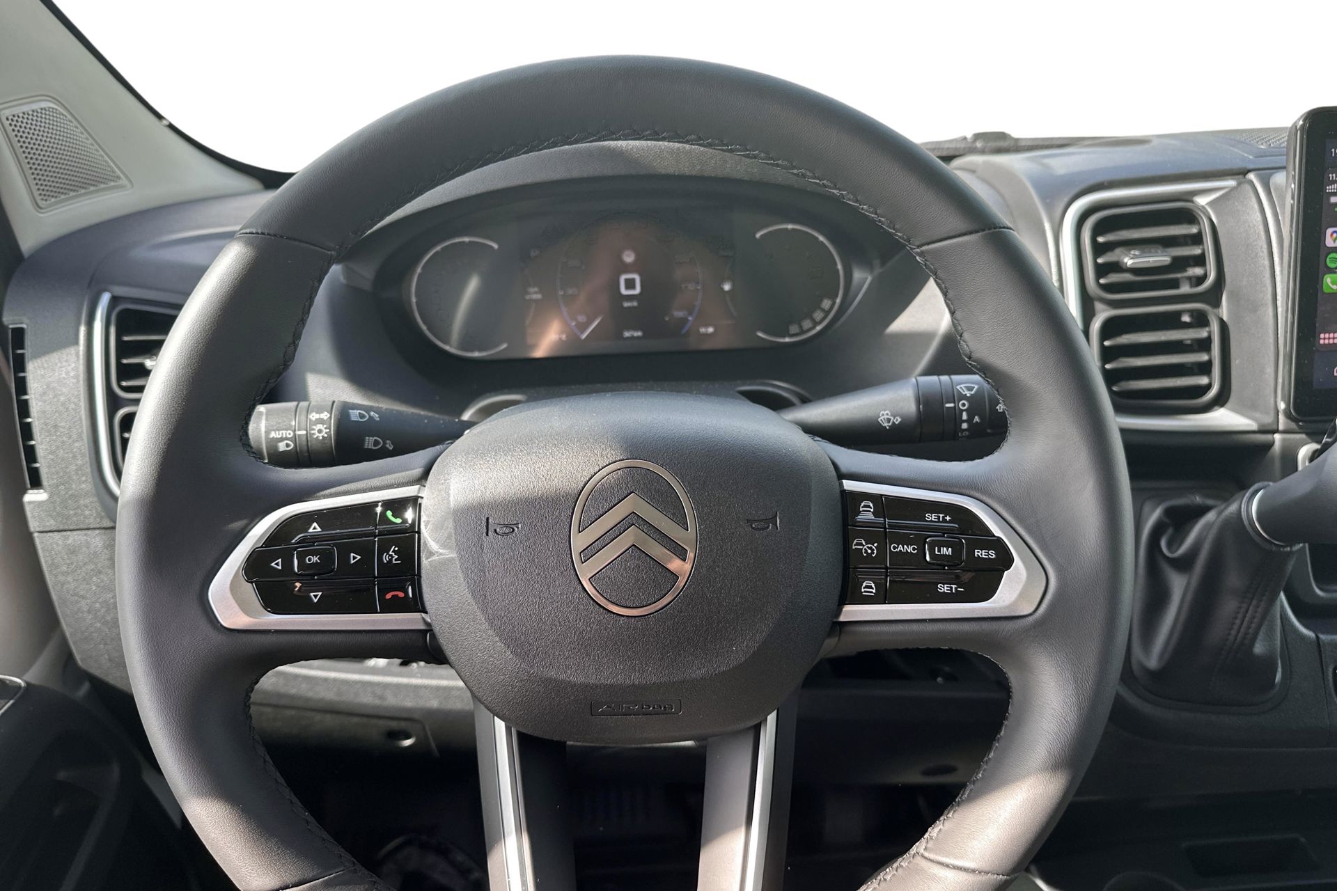 Billede af Citroën Jumper 35 L2H2 2,2 Blue HDi Masterline EAT8 140HK Van 8g Aut.