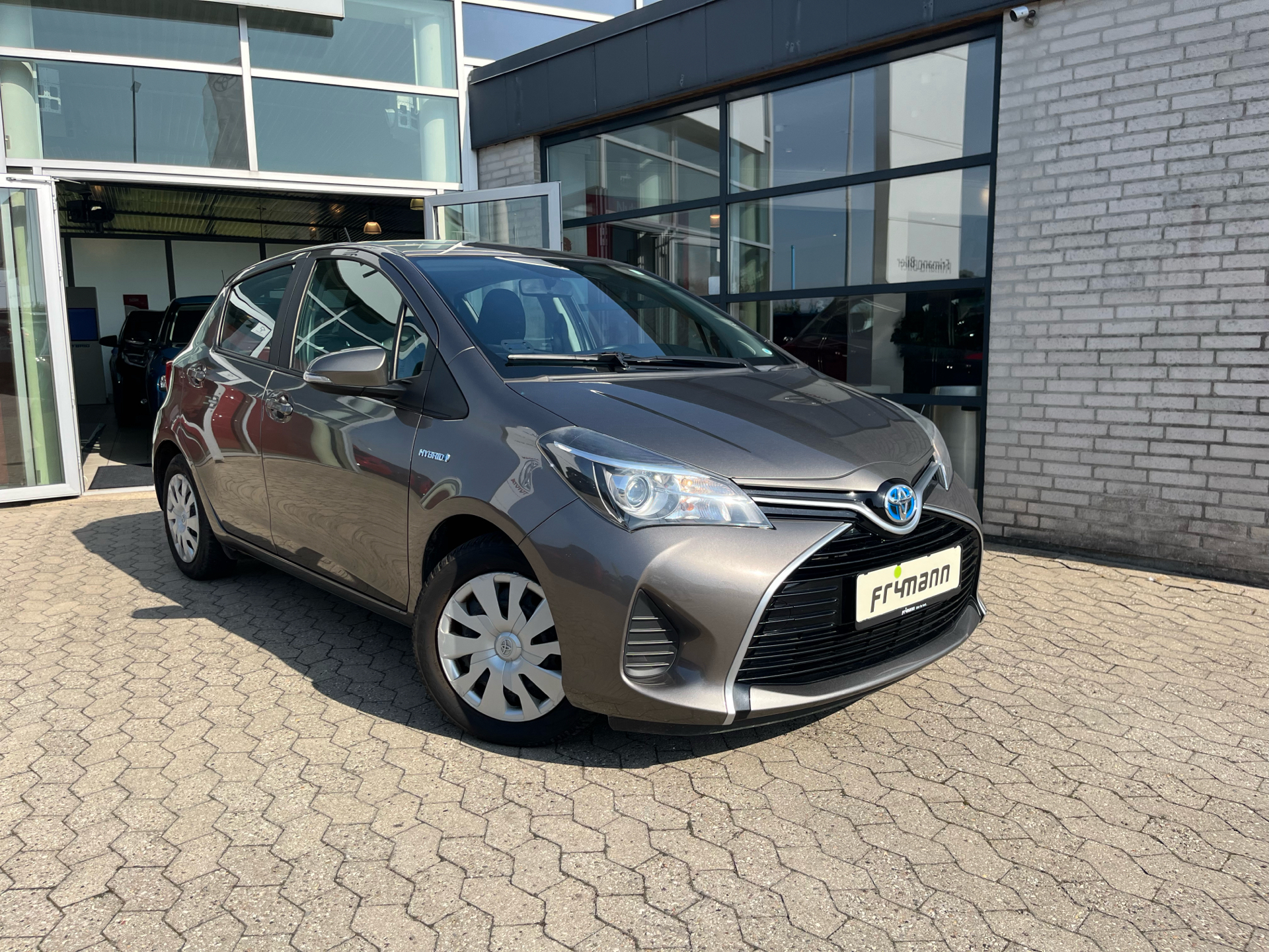 Billede af Toyota Yaris 1,5 Hybrid H2 E-CVT 100HK 5d Trinl. Gear