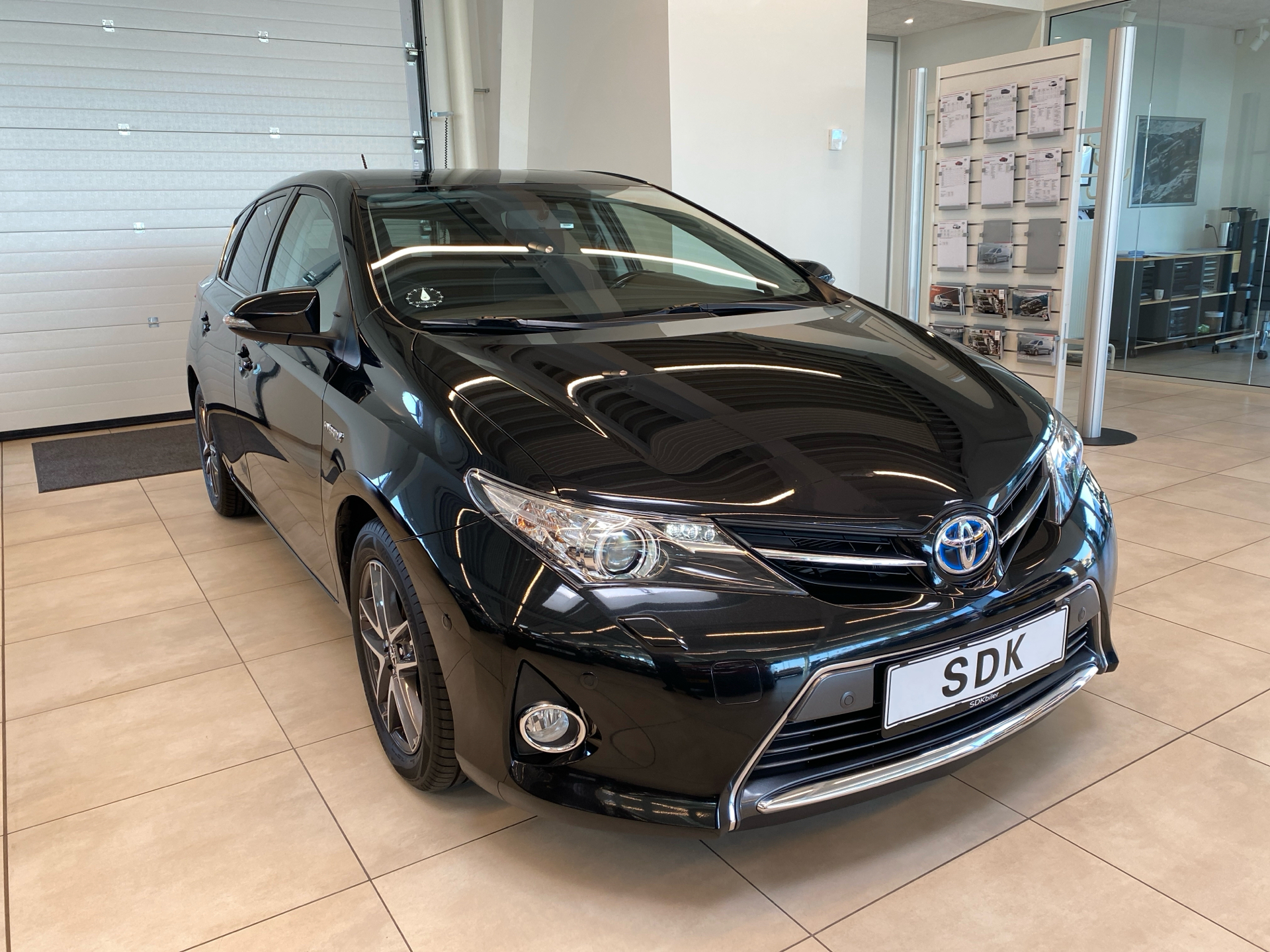 Billede af Toyota Auris 1,8 VVT-I  Hybrid H2 Premium E-CVT 136HK 5d Aut.