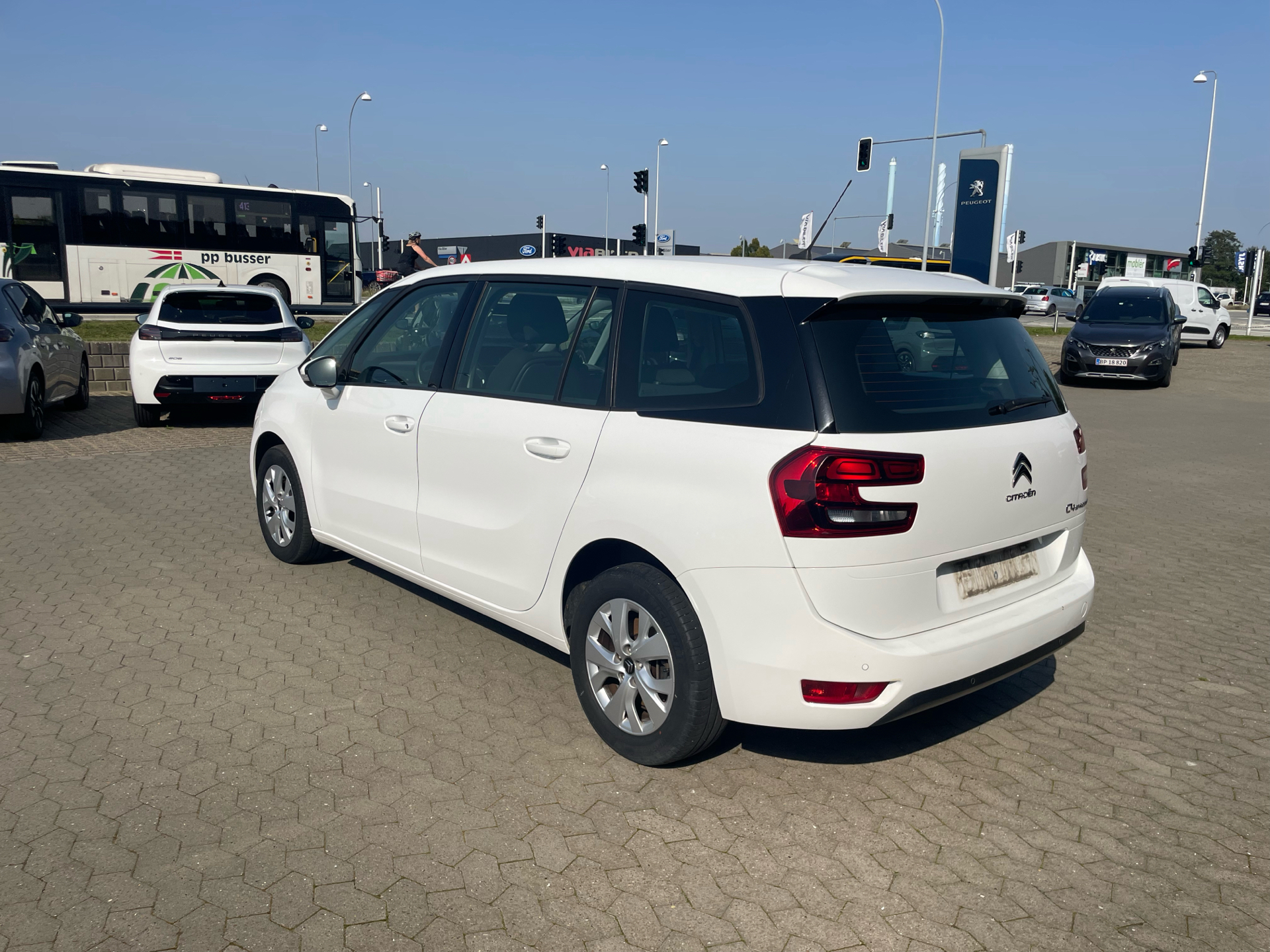 Billede af Citroën Grand C4 SpaceTourer 1,5 Blue HDi Platinum Limited EAT8 130HK 8g Aut.