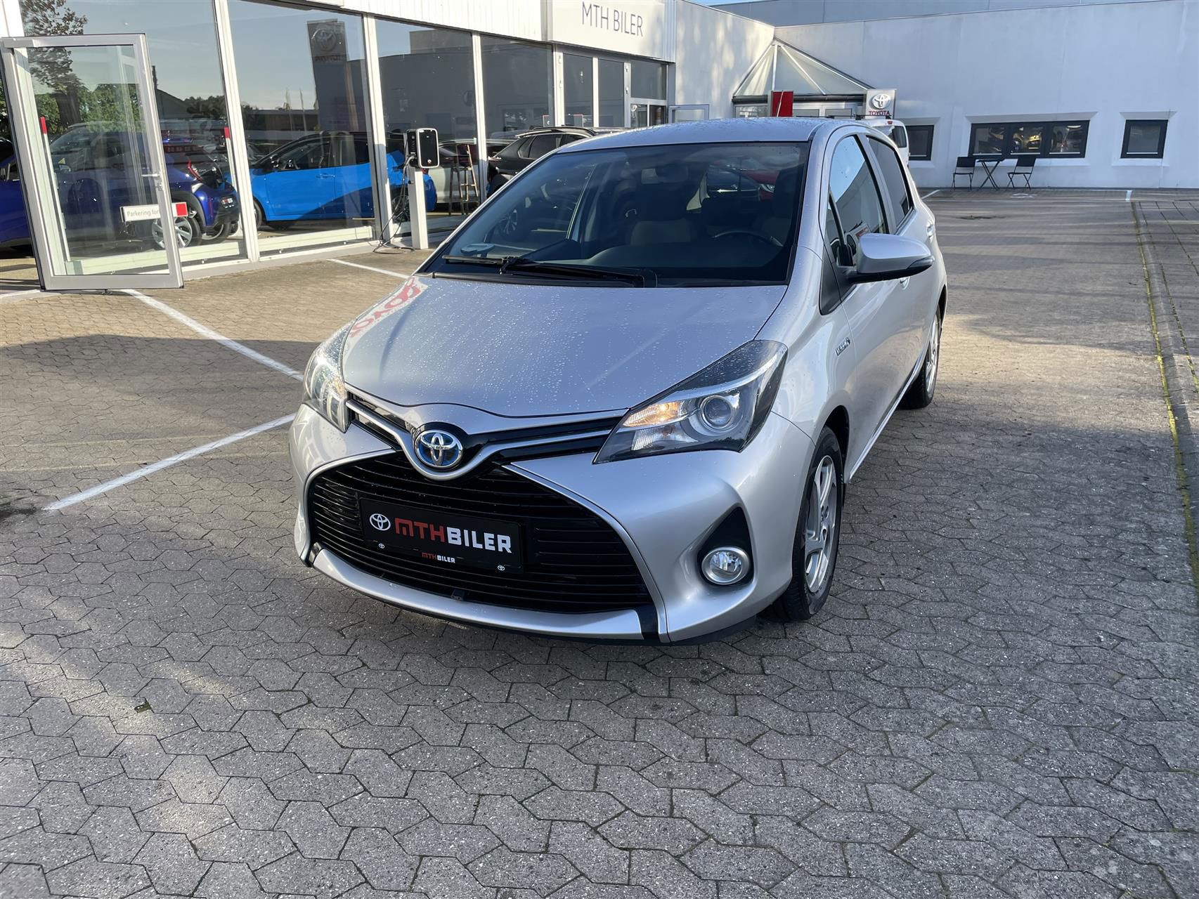 Billede af Toyota Yaris 1,5 Hybrid H2 Premium E-CVT 100HK 5d Trinl. Gear