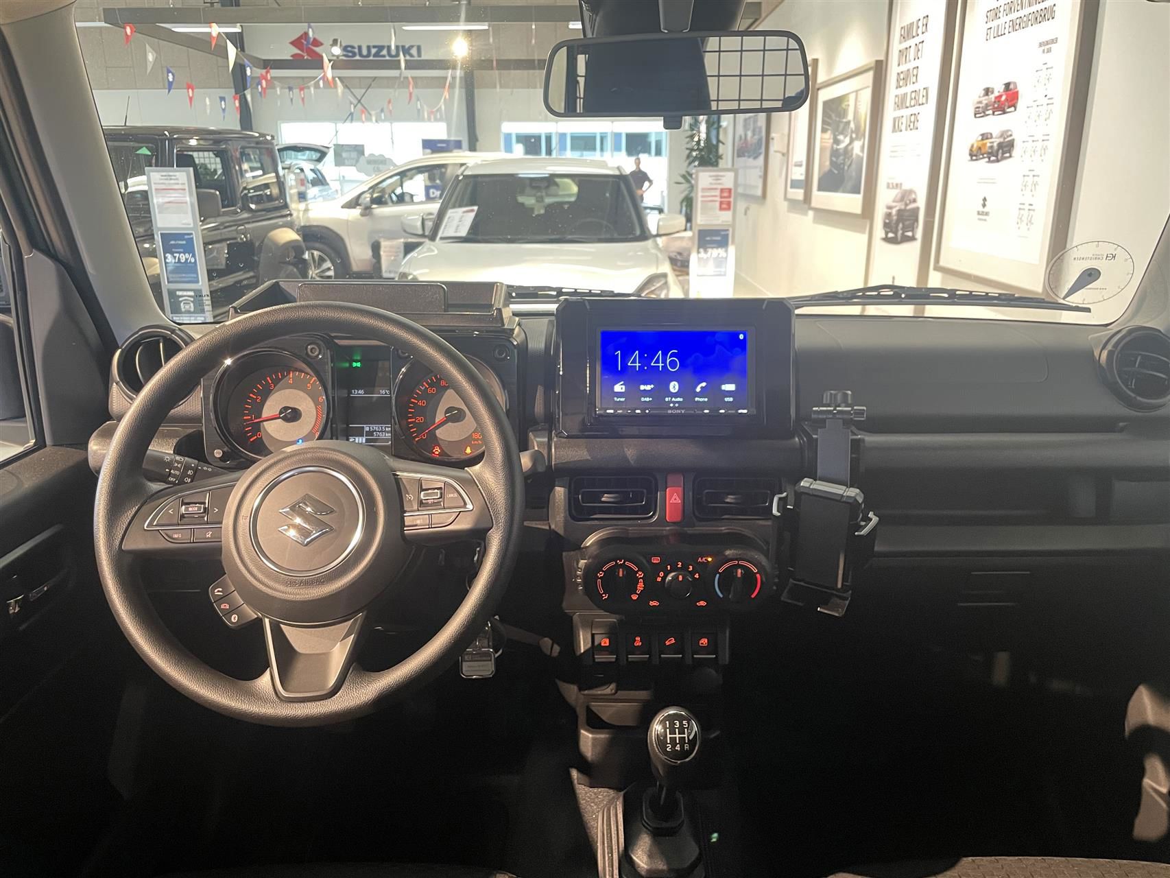 Billede af Suzuki Jimny 1,5 Touch AllGrip 102HK Van