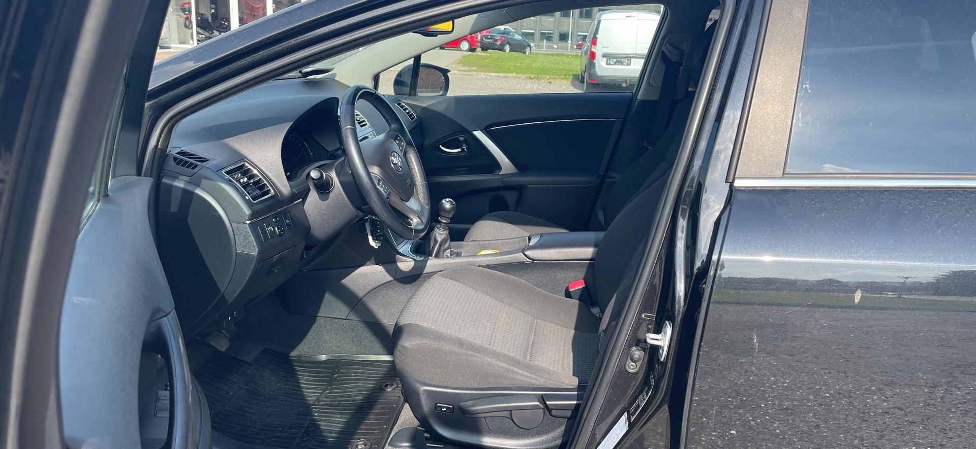 Billede af Toyota Avensis 2,0 D-4D DPF T2 Touch 124HK Stc 6g