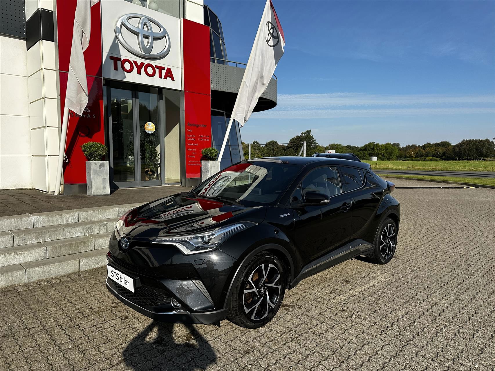 Billede af Toyota C-HR 1,8 Hybrid C-LUB Premium Selected Multidrive S 122HK 5d Aut.