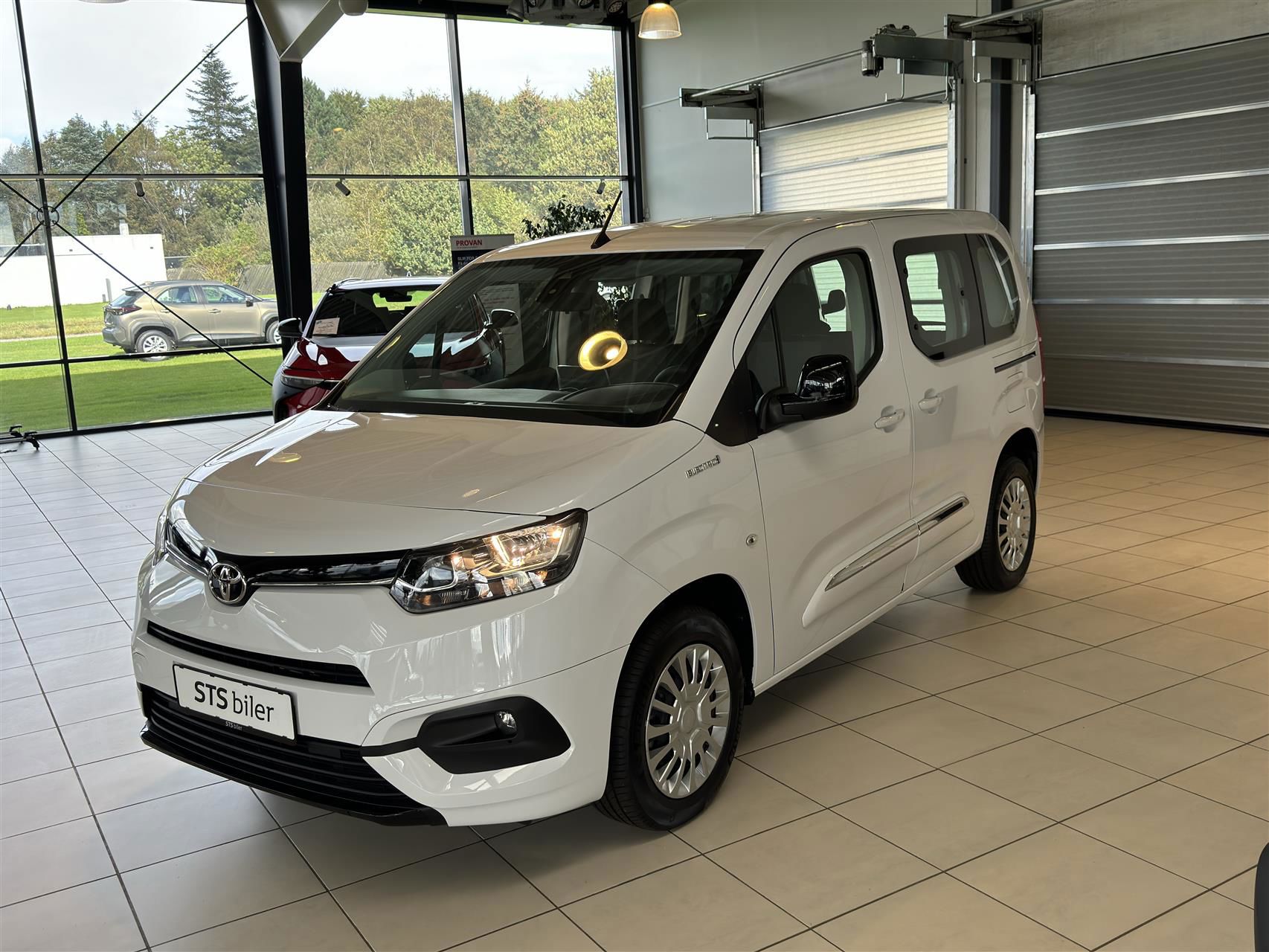 Billede af Toyota Proace City Verso Electric Medium EL Shuttle 2 Skydedøre 136HK Aut.