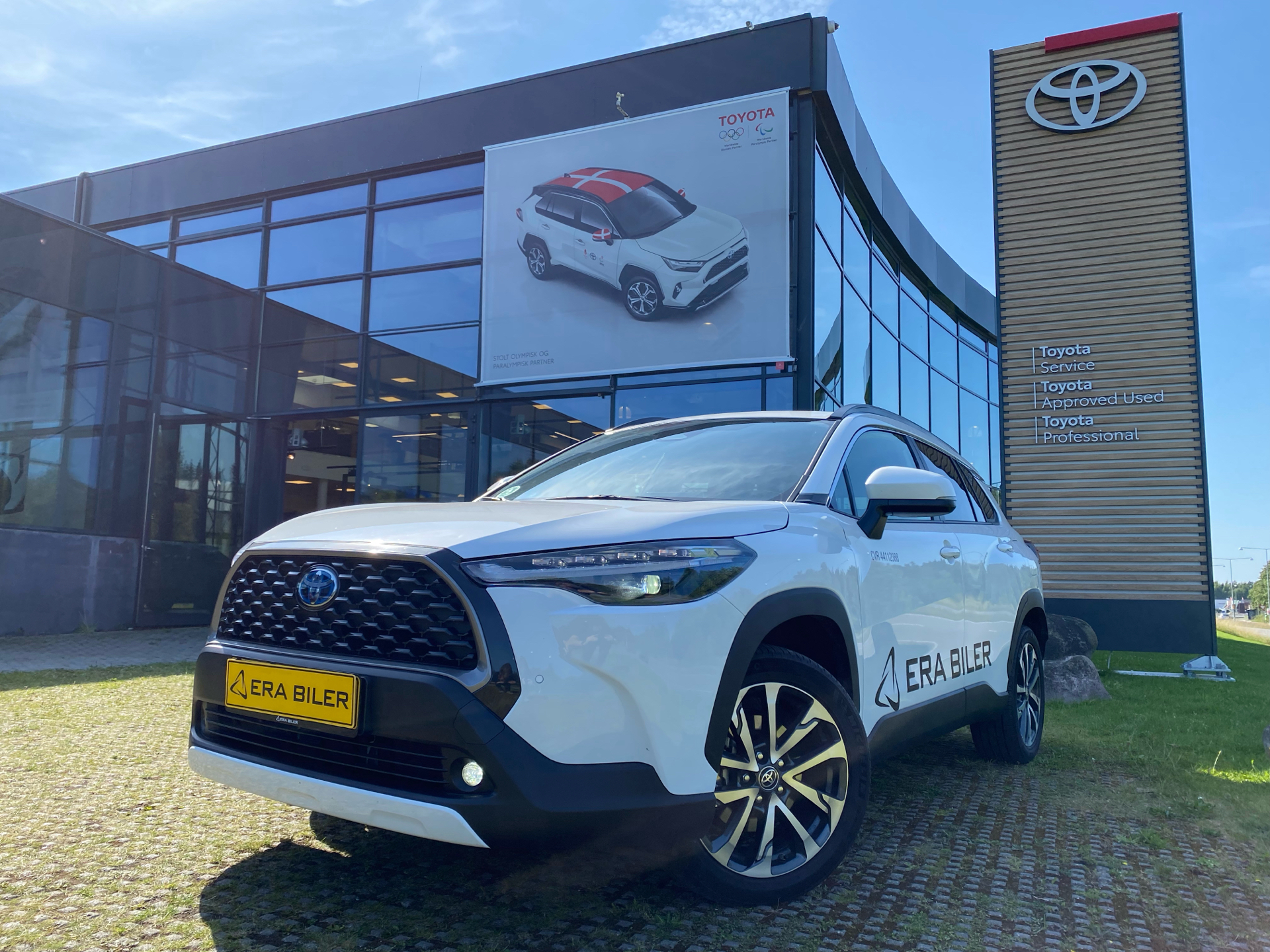 Billede af Toyota Corolla Cross 1,8 Hybrid Style Comfort 140HK Van Aut.