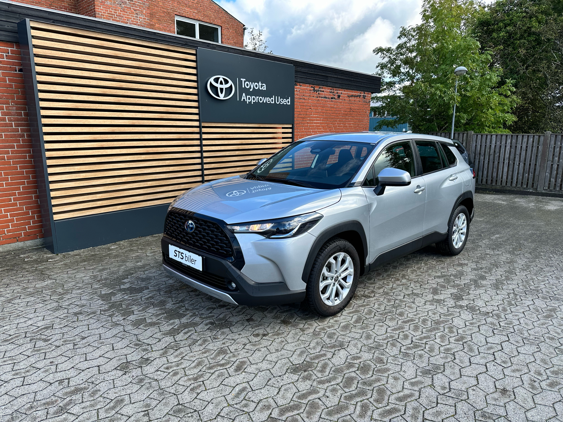 Billede af Toyota Corolla Cross 2,0 Hybrid Active E-CVT 197HK 5d Aut.