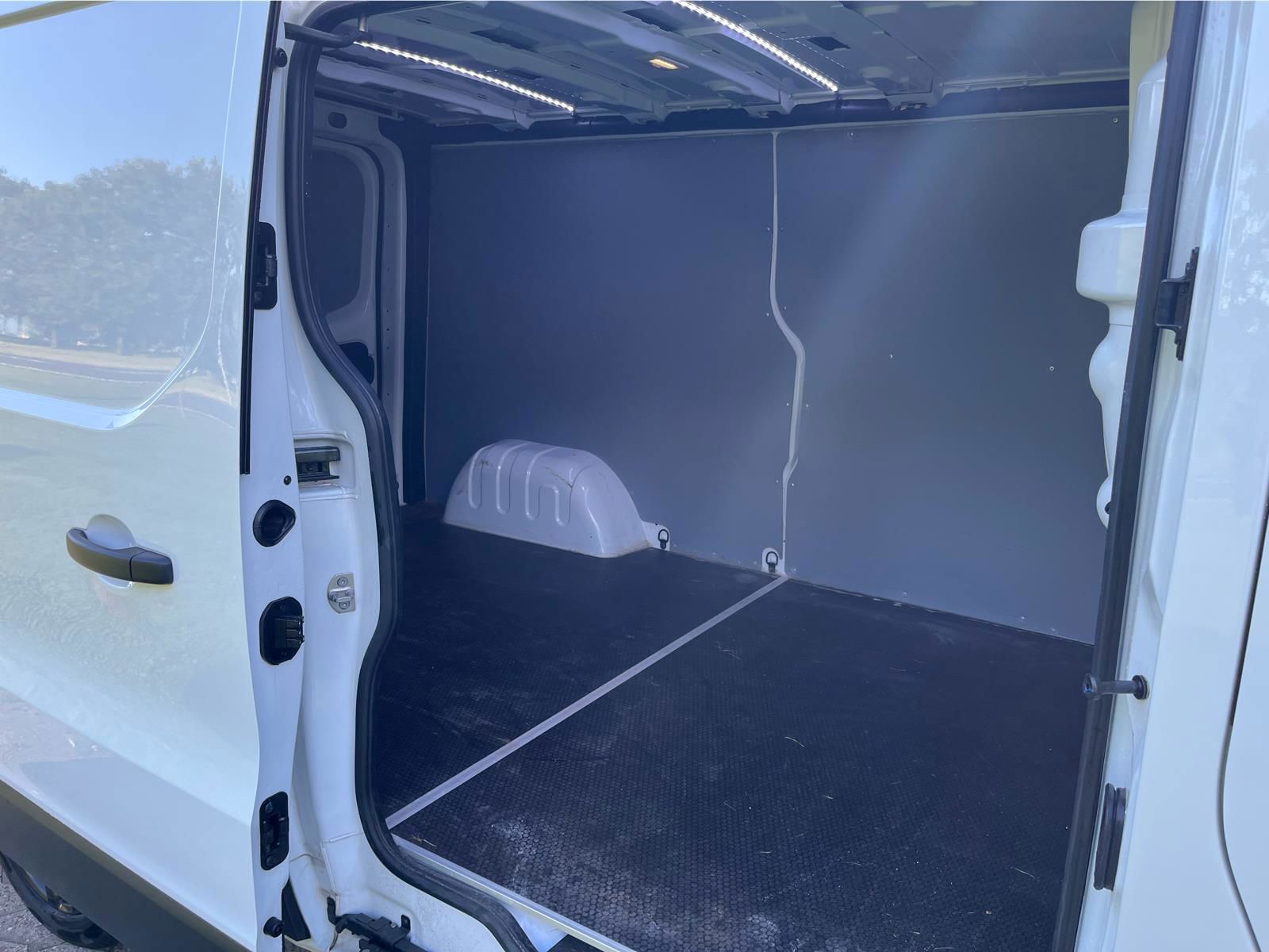 Billede af Nissan Primastar L2H1 2,0 DCi N-Connecta 170HK Van 6g