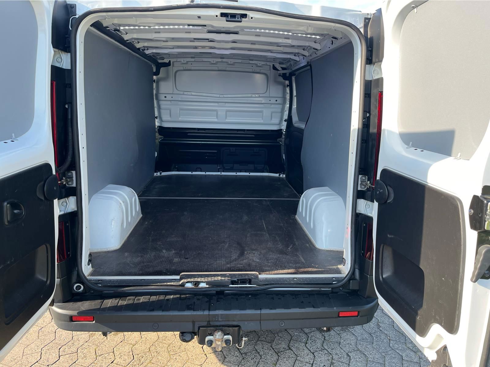 Billede af Nissan Primastar L2H1 2,0 DCi N-Connecta 170HK Van 6g
