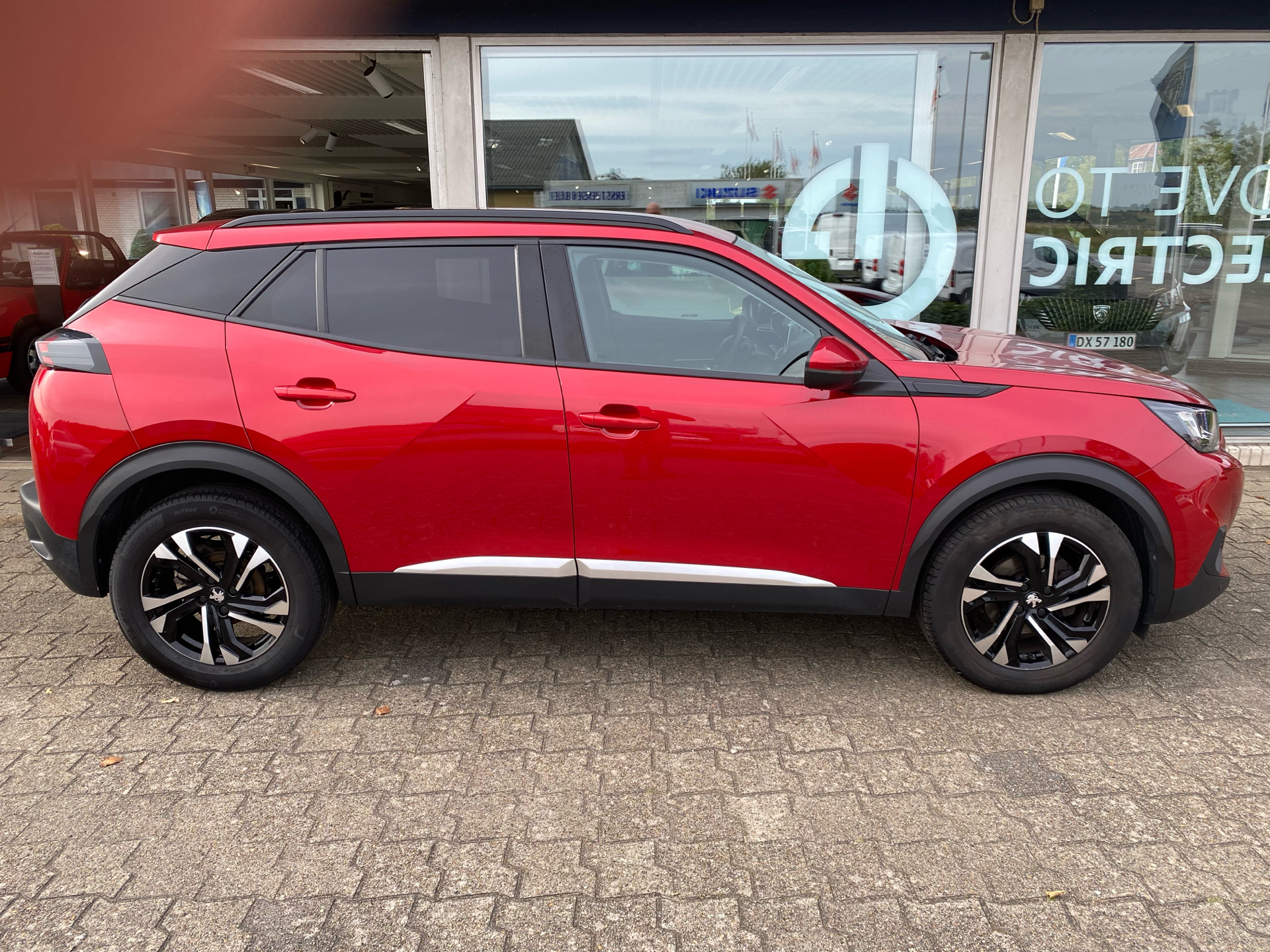 Billede af Peugeot 2008 1,2 PureTech Allure Grand 130HK 5d